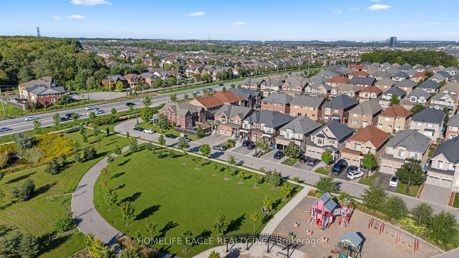 Photo 19 of 746 Yarfield Crescent, Newmarket, Glenway Estates — HOMEH