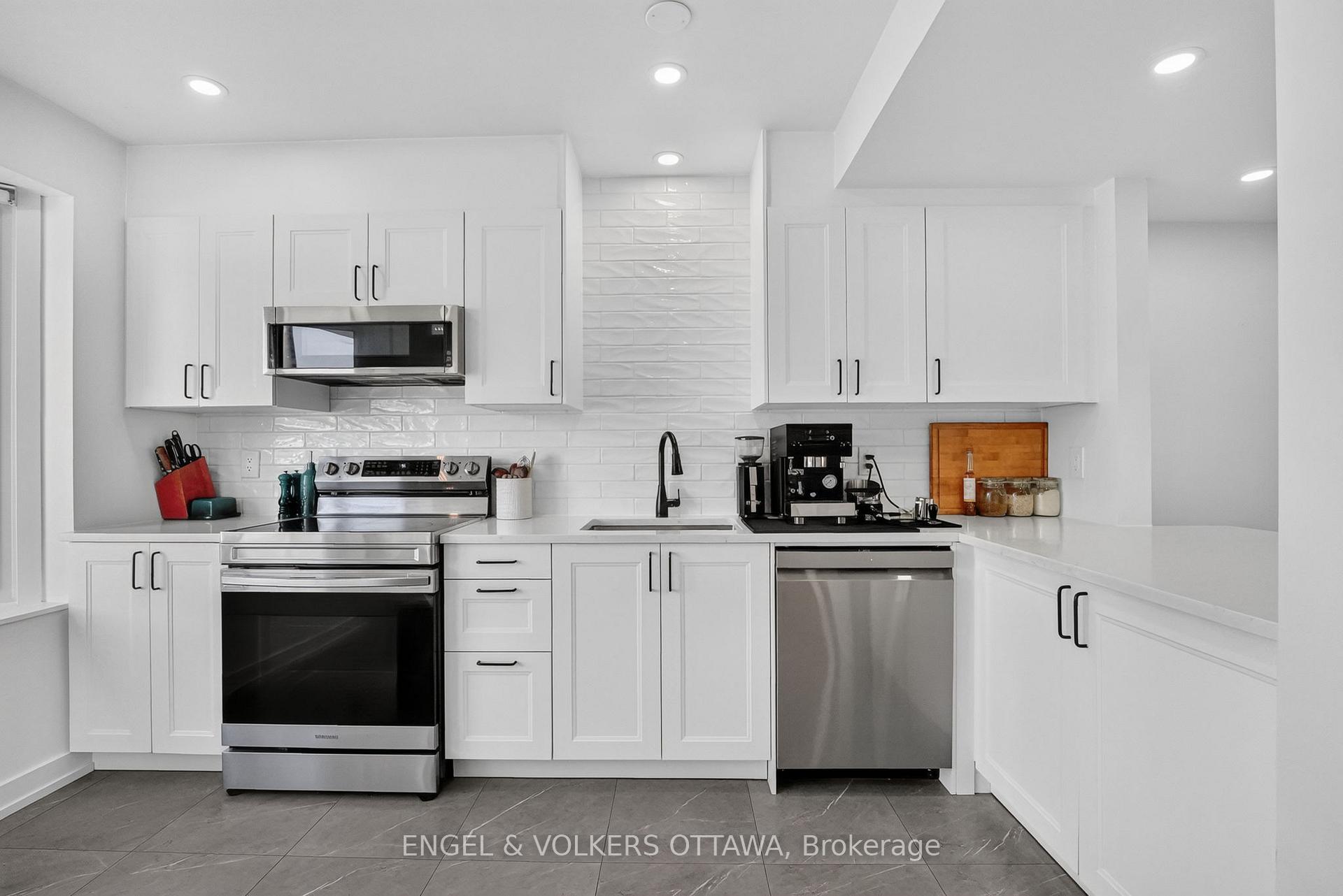 Photo 10 of 1304 Morrison Drive, Ottawa, Redwood Park — HOMEH