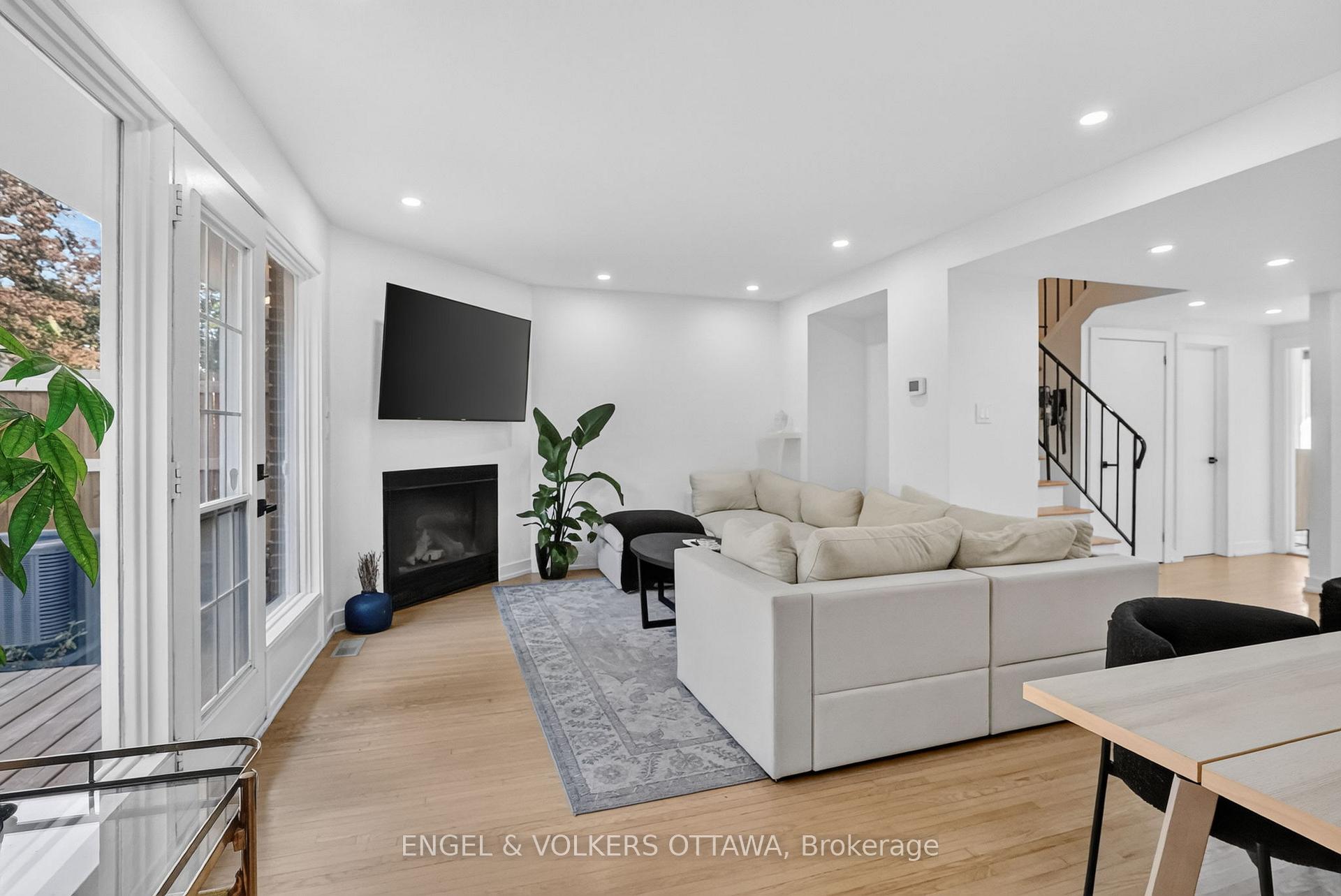 Photo 12 of 1304 Morrison Drive, Ottawa, Redwood Park — HOMEH