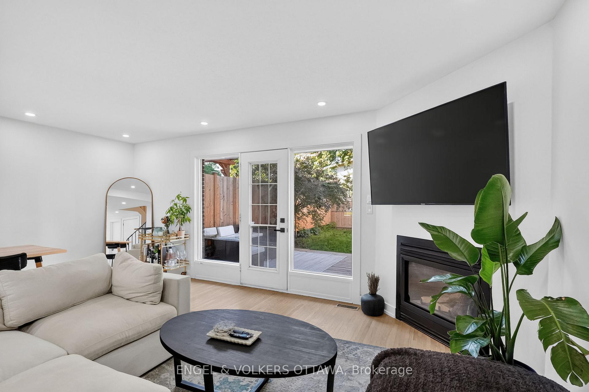 Photo 13 of 1304 Morrison Drive, Ottawa, Redwood Park — HOMEH