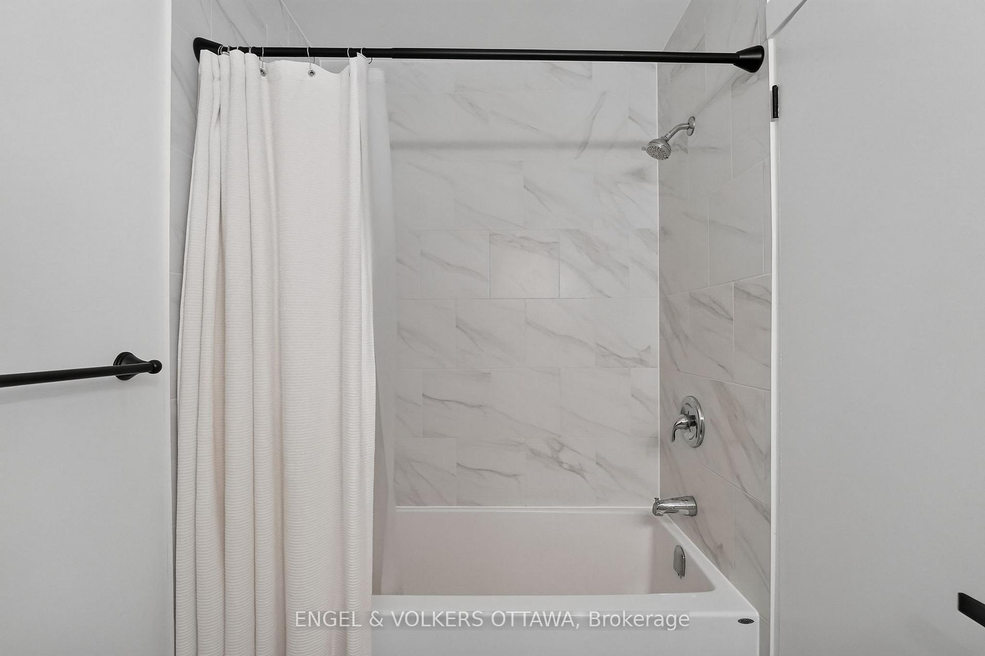 Photo 19 of 1304 Morrison Drive, Ottawa, Redwood Park — HOMEH