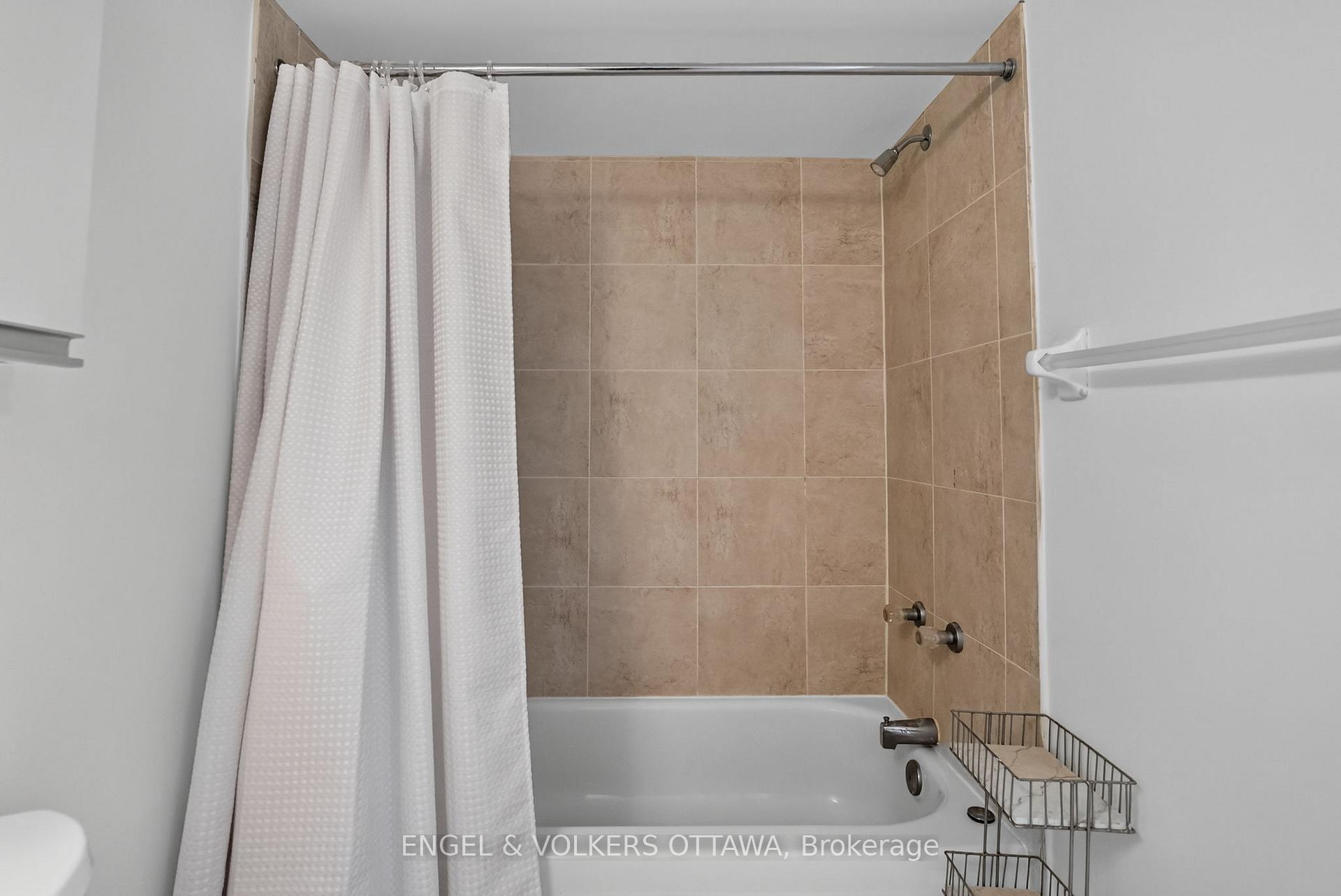 Photo 23 of 1304 Morrison Drive, Ottawa, Redwood Park — HOMEH