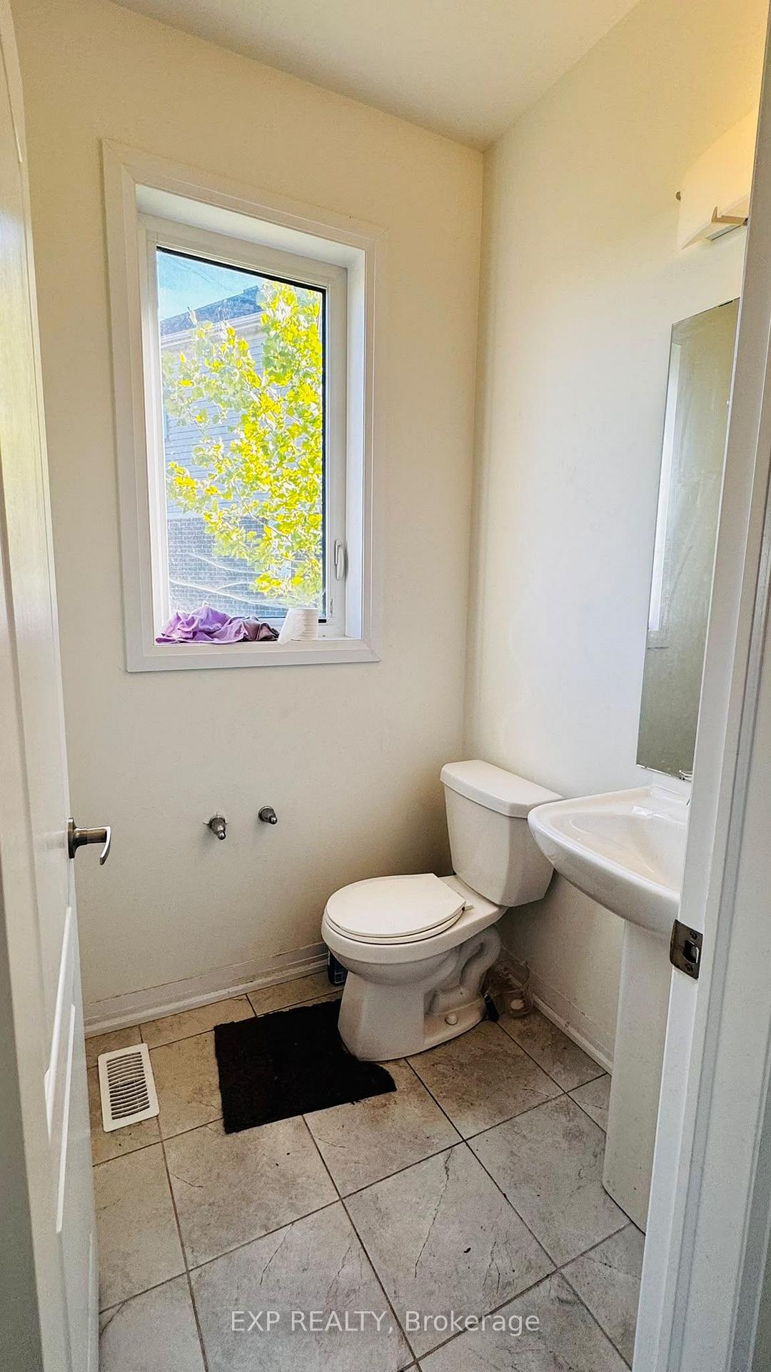 Photo 3 of Unit 5 #UPPER, 15 Peach Street, Thorold, Rolling Meadows — HOMEH