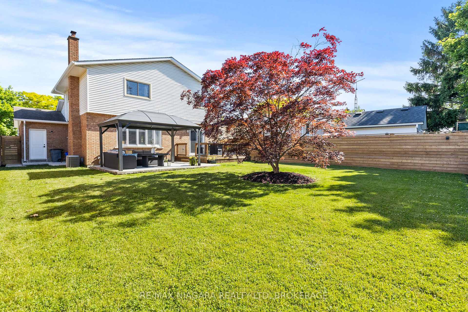 Photo 2 of 30 Orlando Drive, St. Catharines, Lakeport — HOMEH