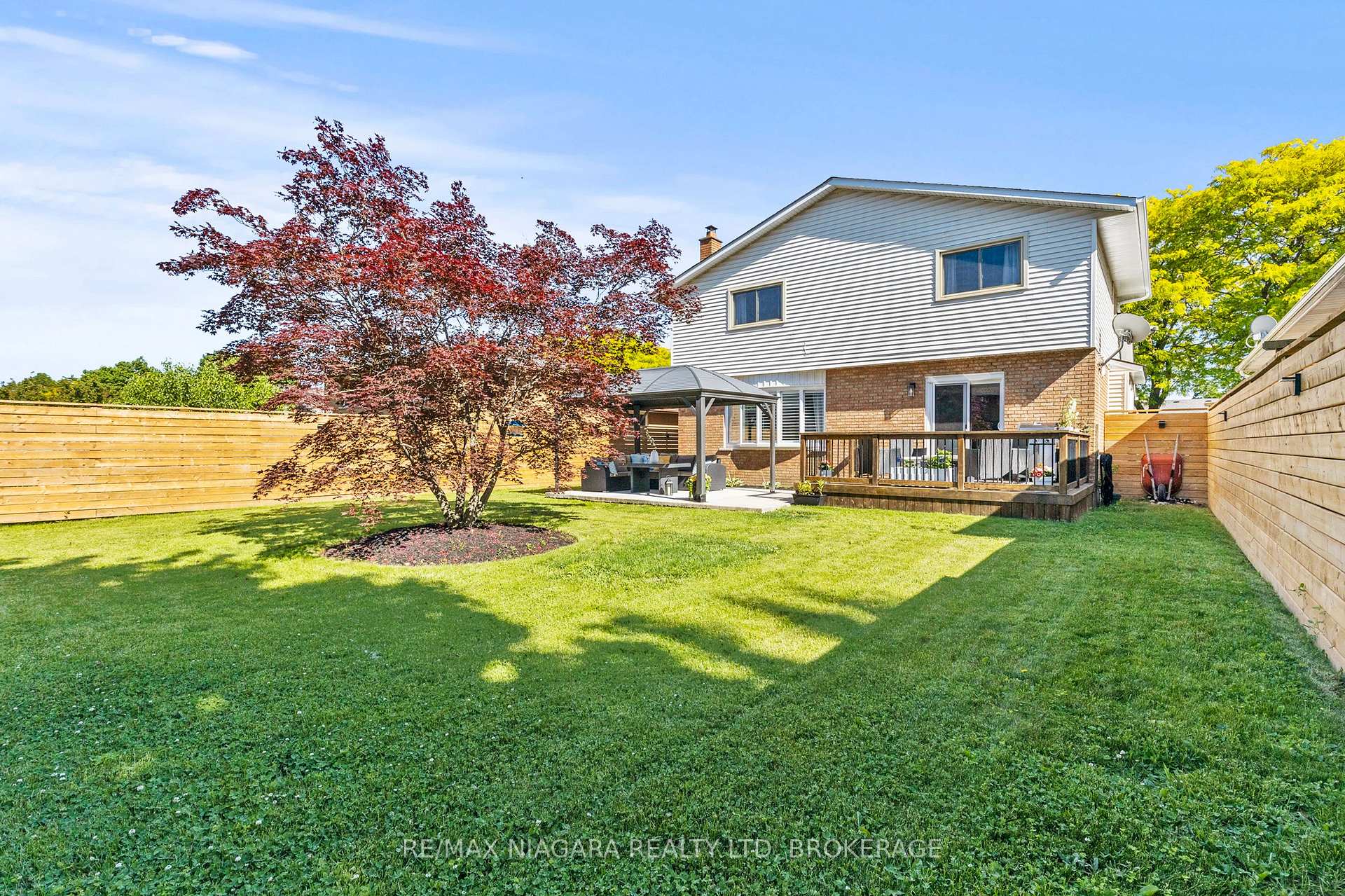 Photo 3 of 30 Orlando Drive, St. Catharines, Lakeport — HOMEH