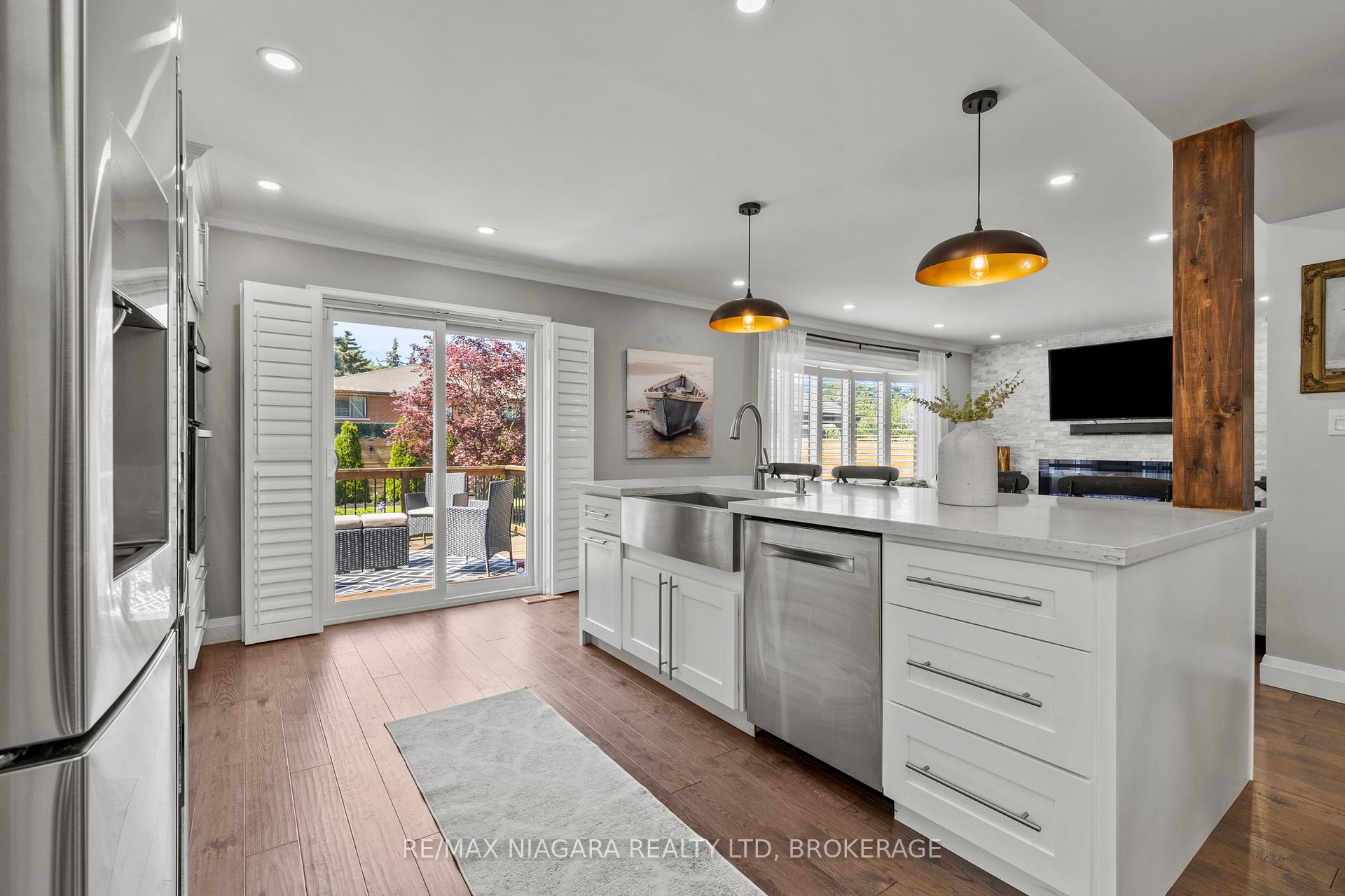 Photo 12 of 30 Orlando Drive, St. Catharines, Lakeport — HOMEH