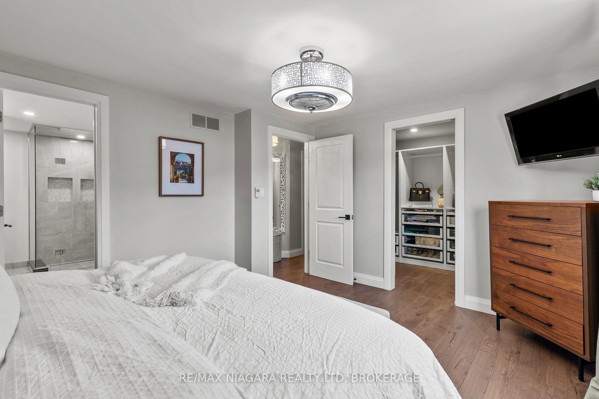 Photo 21 of 30 Orlando Drive, St. Catharines, Lakeport — HOMEH