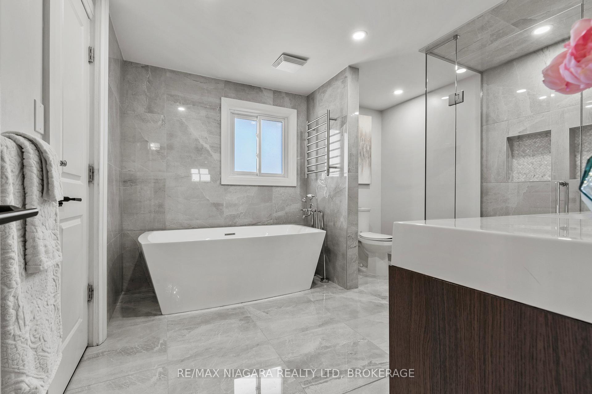 Photo 22 of 30 Orlando Drive, St. Catharines, Lakeport — HOMEH