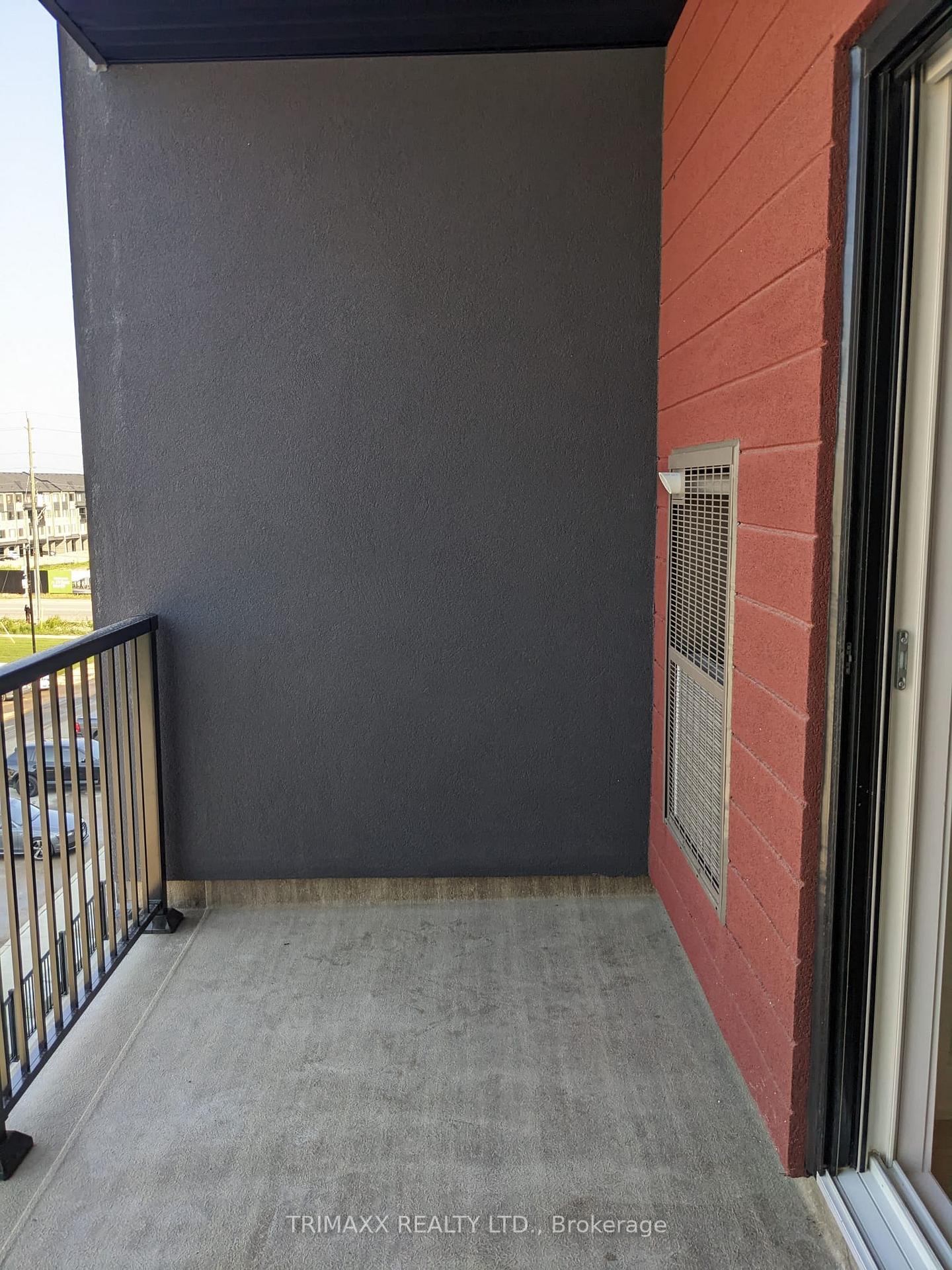 Photo 9 of Unit 303, 1 Chef Lane, Barrie, Innis-Shore — HOMEH