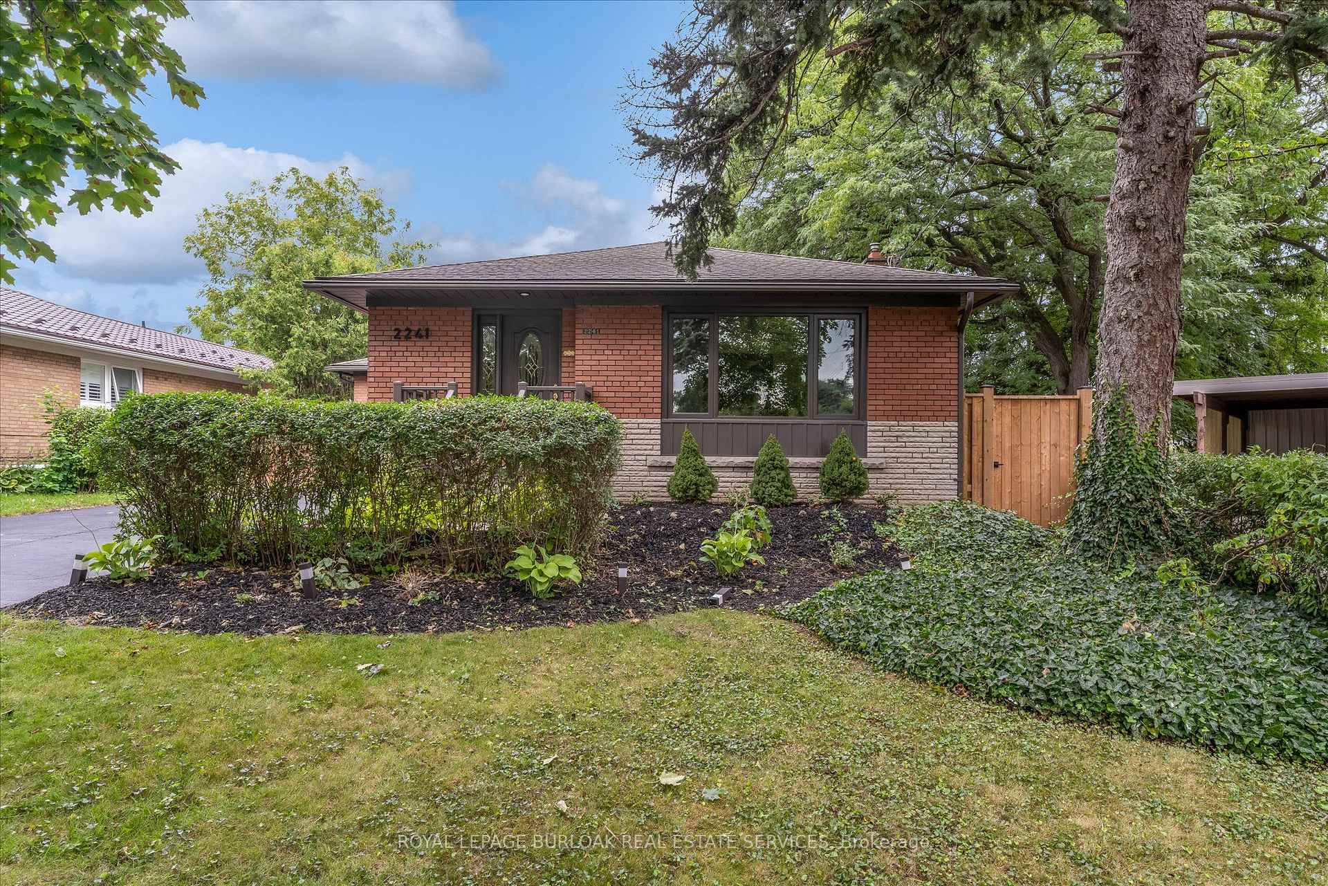 Photo 2 of 2241 Joyce Street, Burlington, Brant — HOMEH