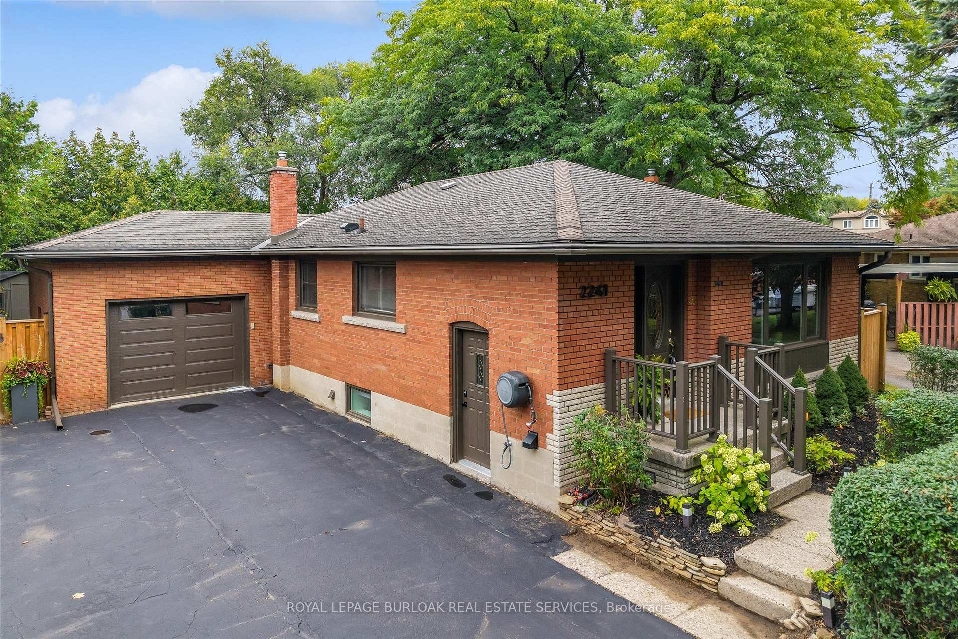 Photo 3 of 2241 Joyce Street, Burlington, Brant — HOMEH
