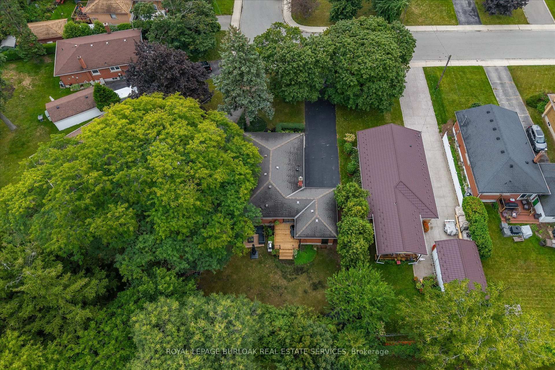Photo 5 of 2241 Joyce Street, Burlington, Brant — HOMEH