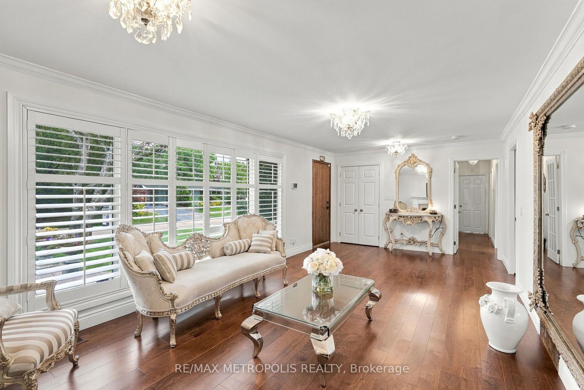 Photo 15 of 1228 Elgin Crescent, Oakville, Falgarwood — HOMEH