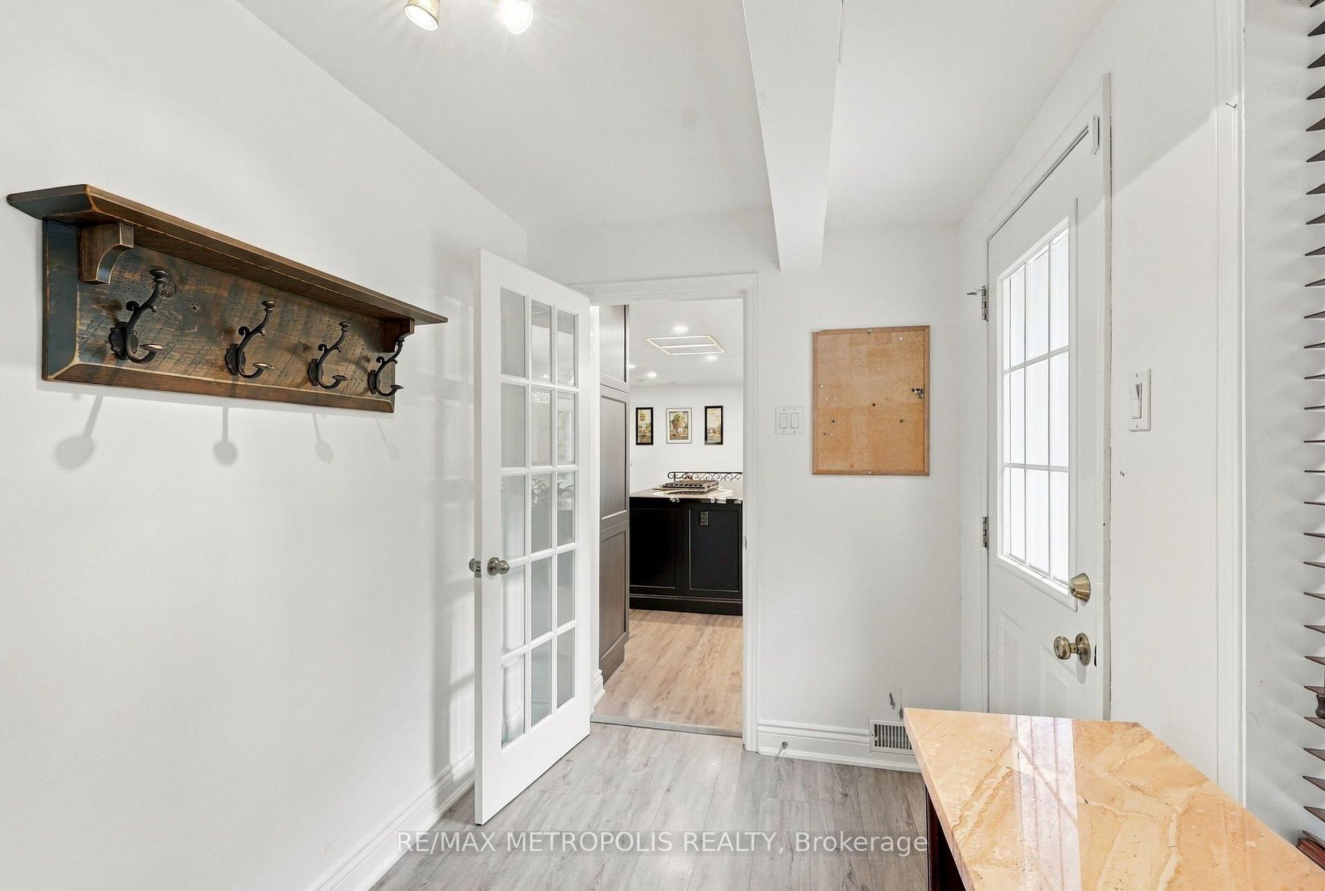 Photo 19 of 1228 Elgin Crescent, Oakville, Falgarwood — HOMEH