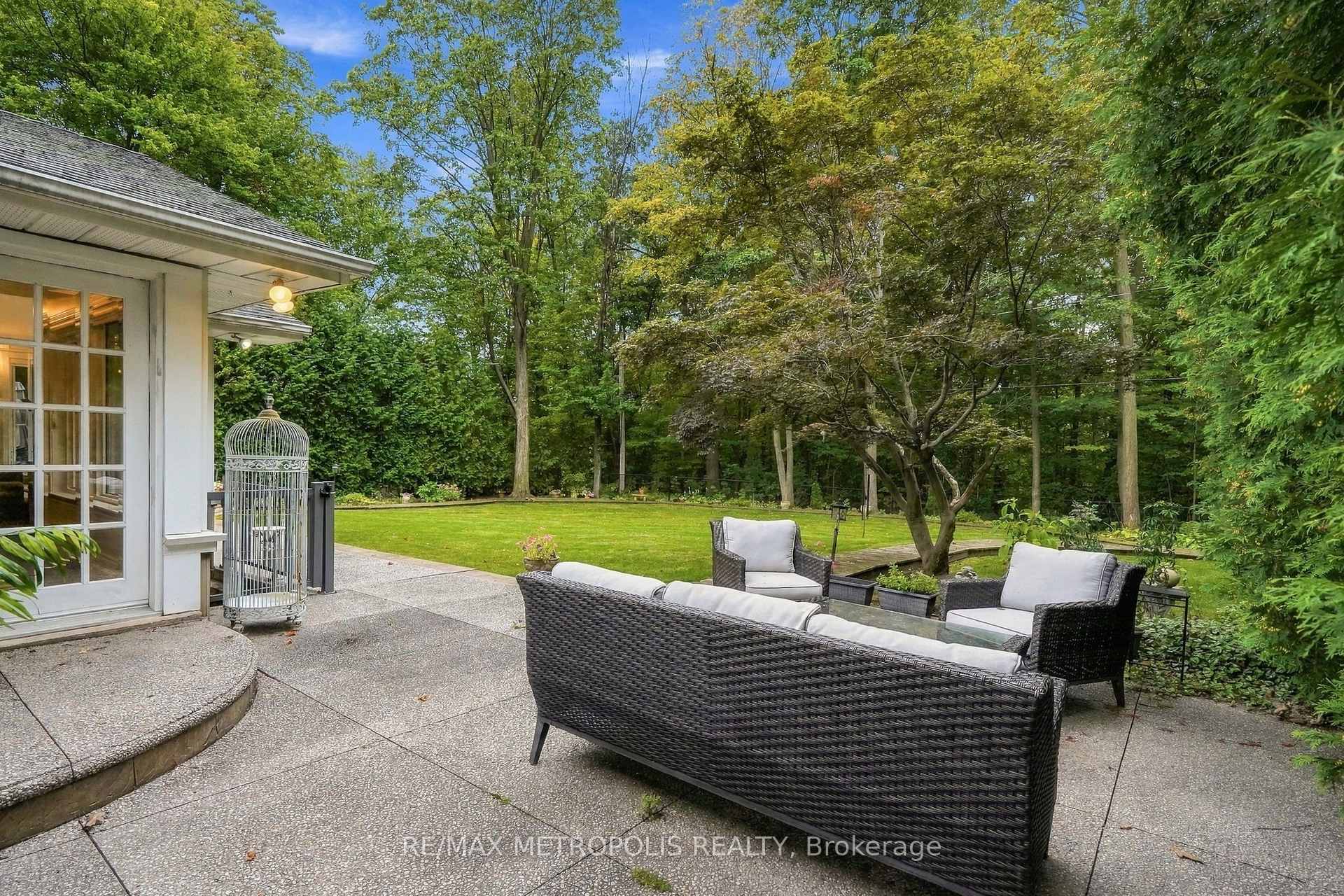 Photo 20 of 1228 Elgin Crescent, Oakville, Falgarwood — HOMEH