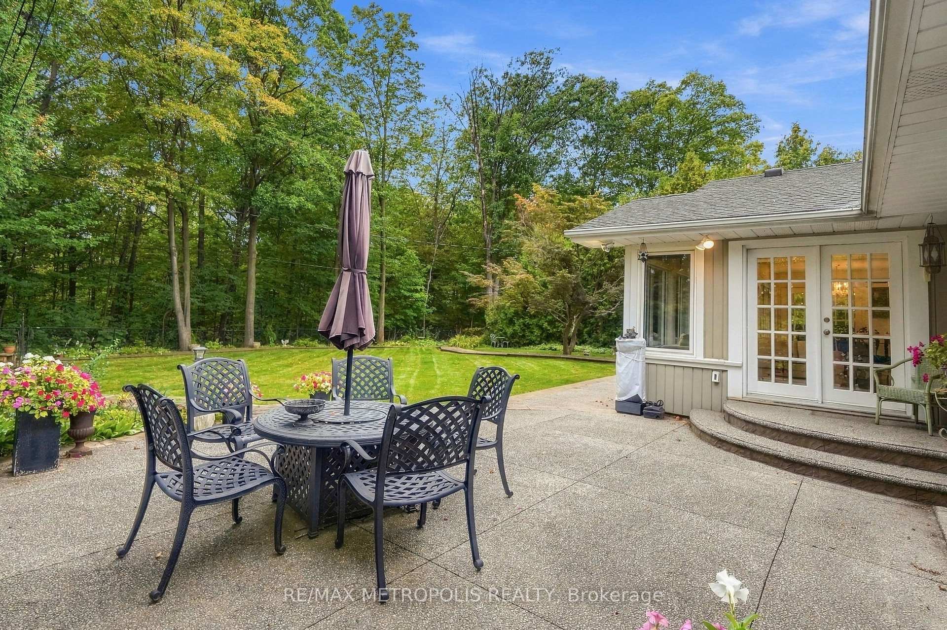 Photo 23 of 1228 Elgin Crescent, Oakville, Falgarwood — HOMEH