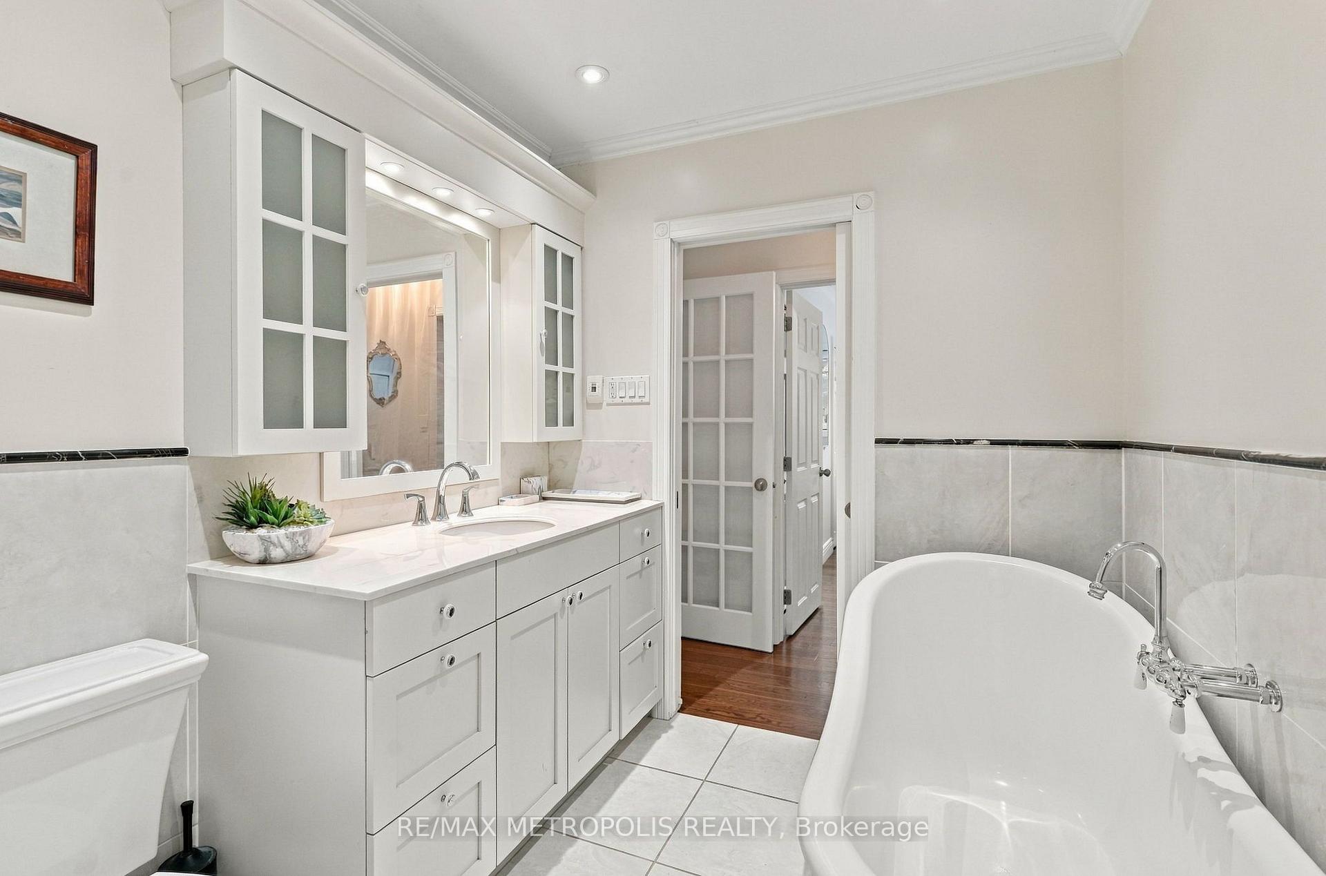 Photo 30 of 1228 Elgin Crescent, Oakville, Falgarwood — HOMEH