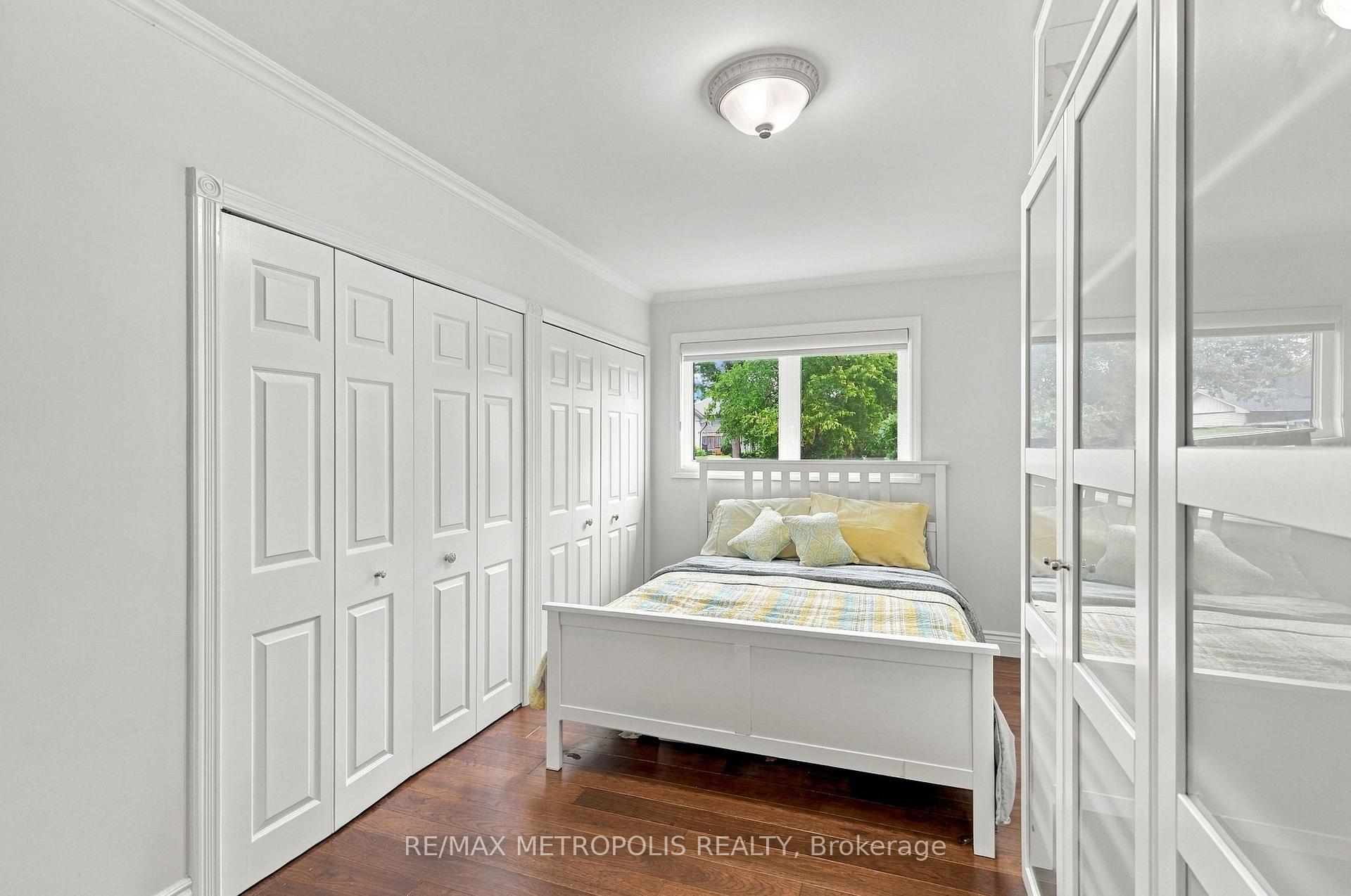 Photo 32 of 1228 Elgin Crescent, Oakville, Falgarwood — HOMEH