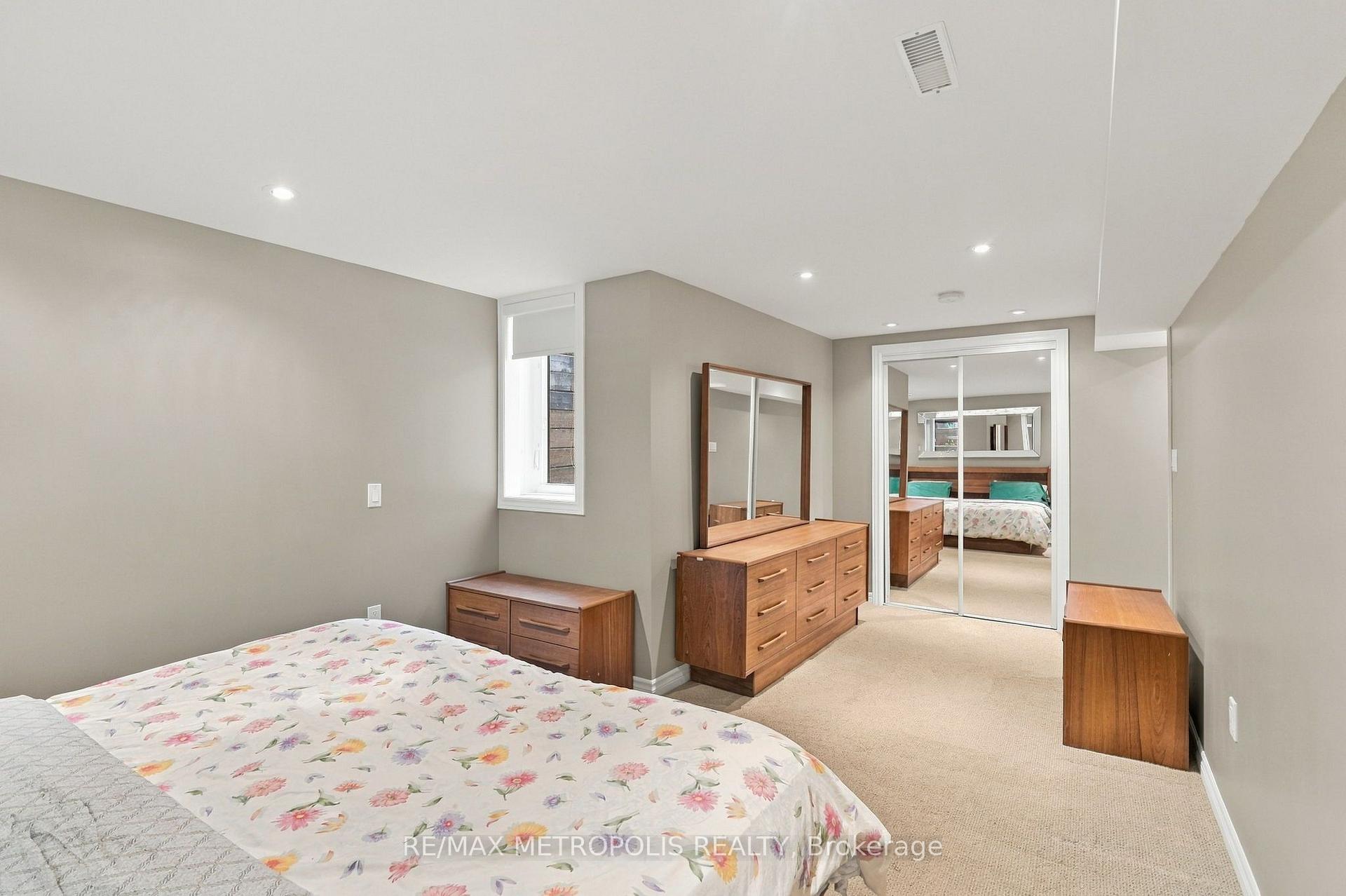 Photo 38 of 1228 Elgin Crescent, Oakville, Falgarwood — HOMEH