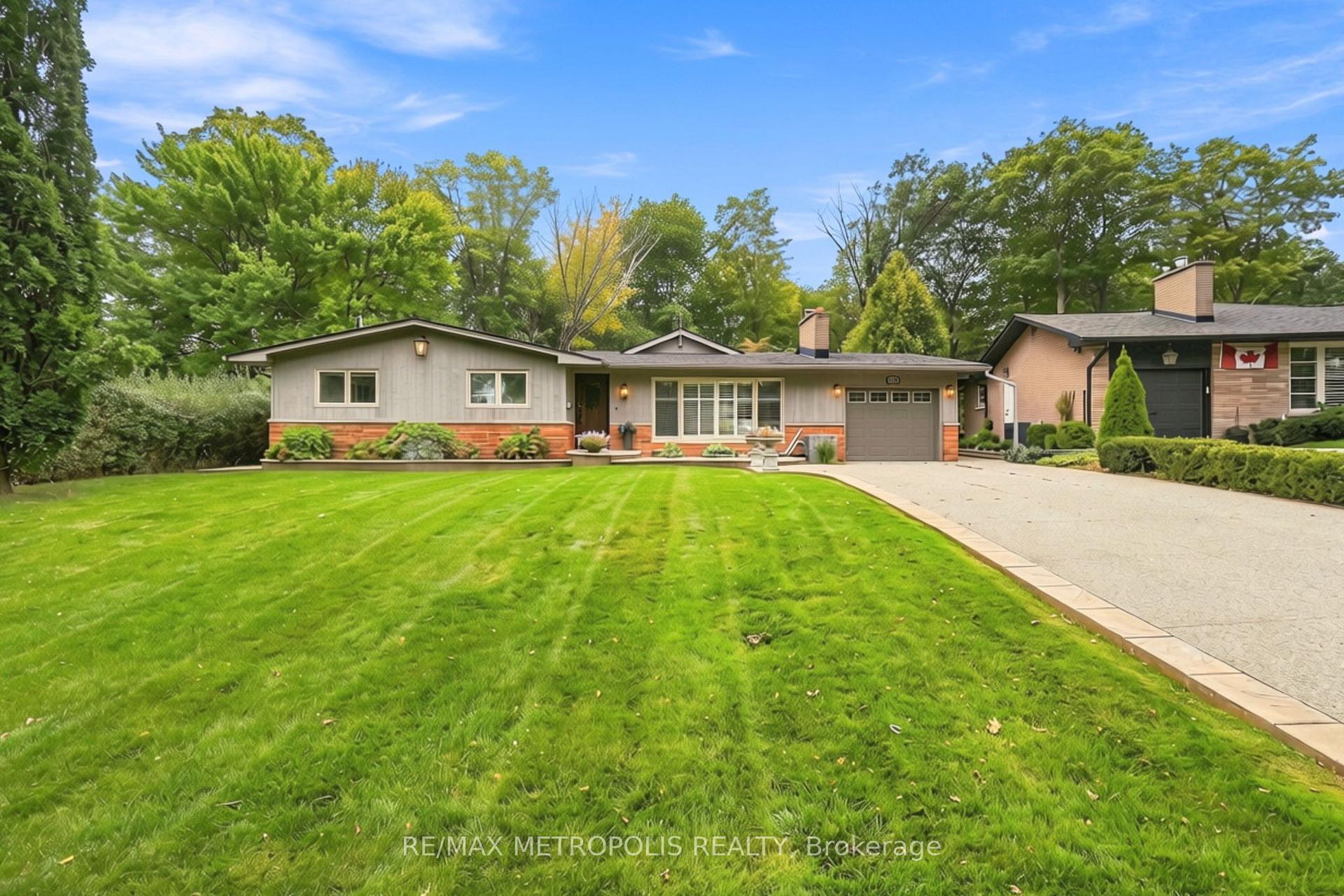 Photo 50 of 1228 Elgin Crescent, Oakville, Falgarwood — HOMEH