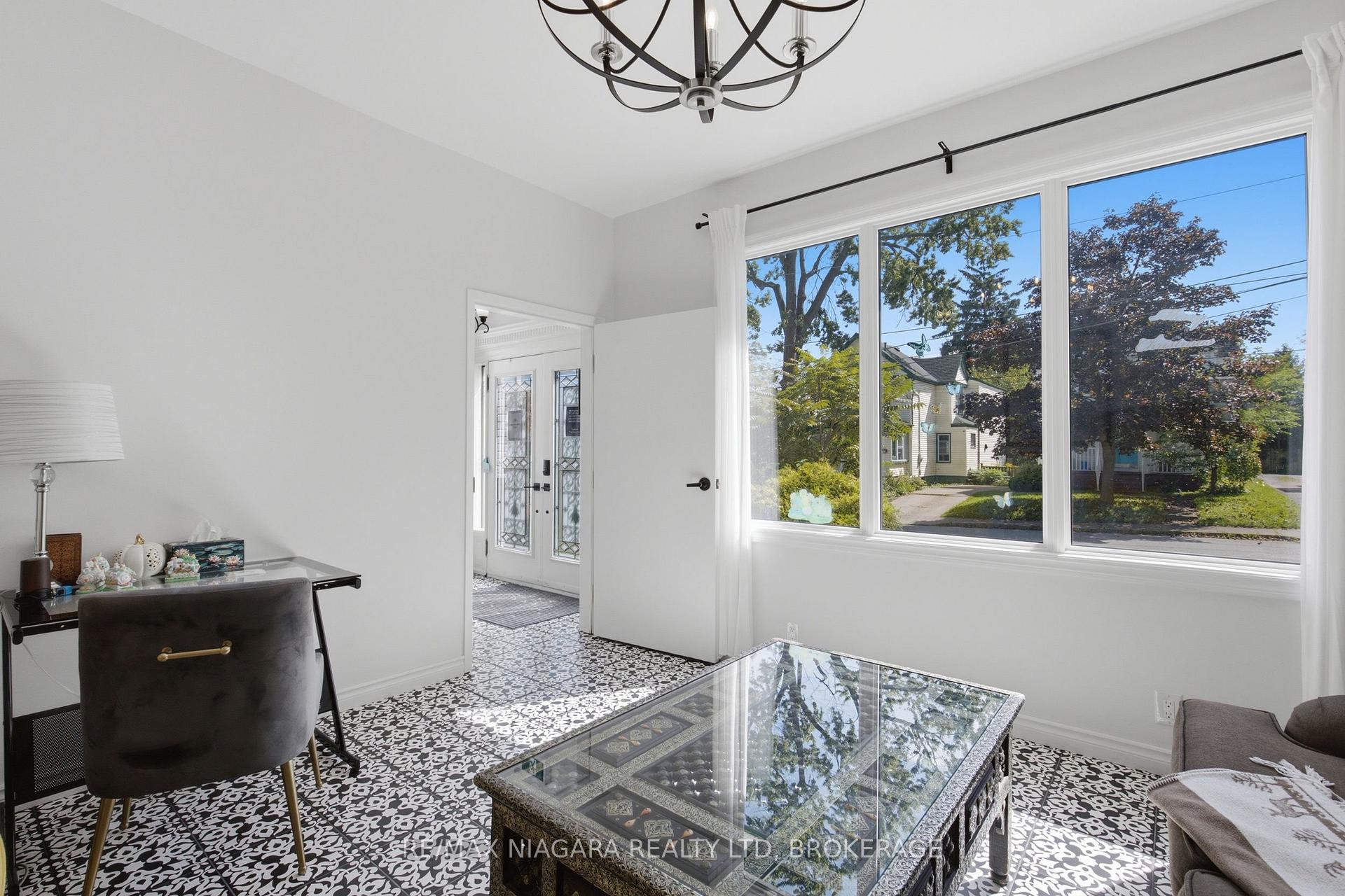 Photo 9 of 4291 Simcoe Street, Niagara Falls, Downtown — HOMEH