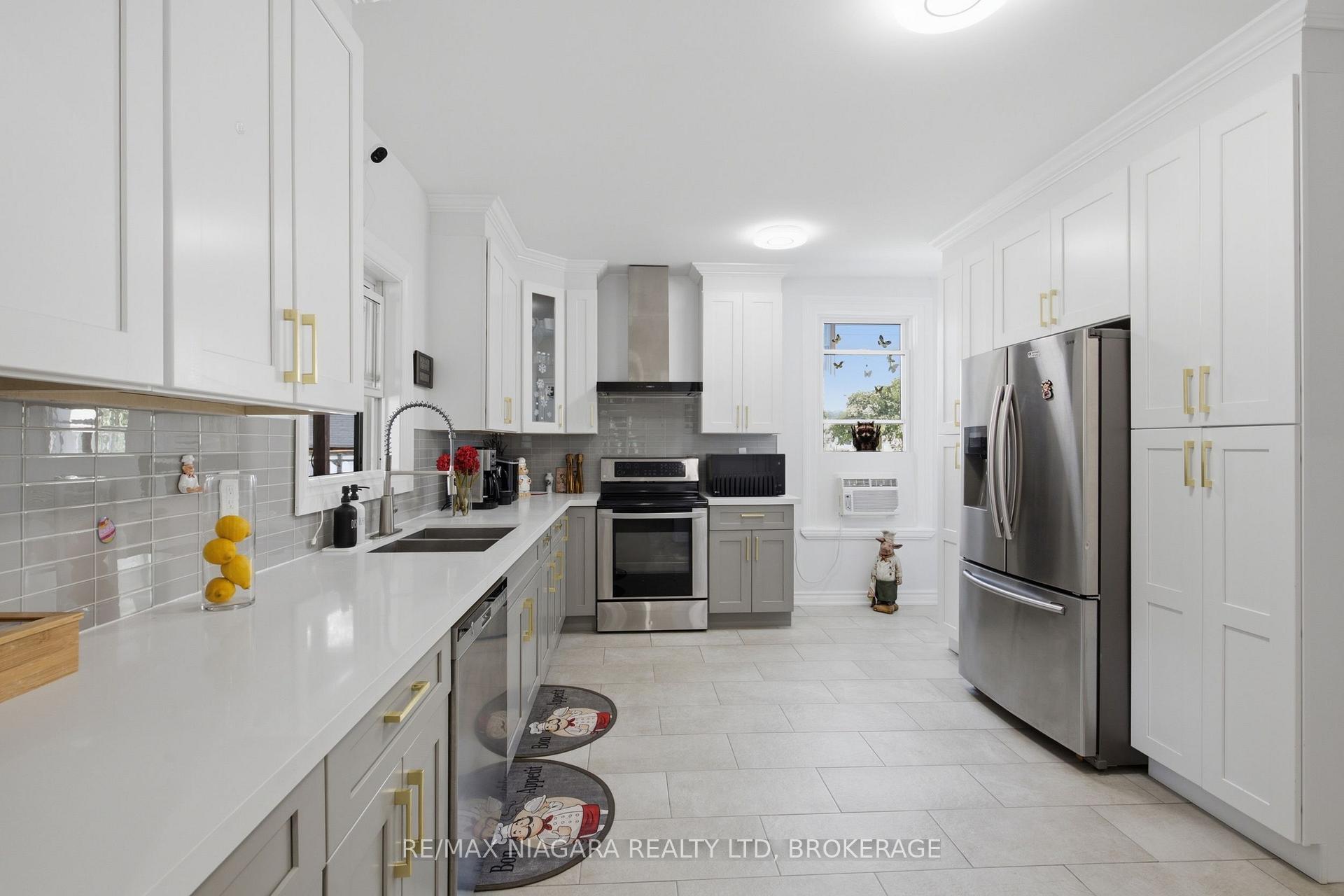 Photo 12 of 4291 Simcoe Street, Niagara Falls, Downtown — HOMEH