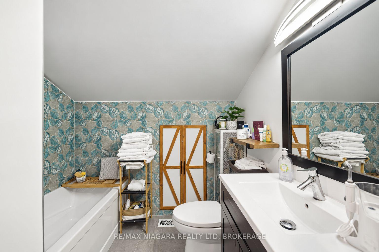 Photo 42 of 4291 Simcoe Street, Niagara Falls, Downtown — HOMEH