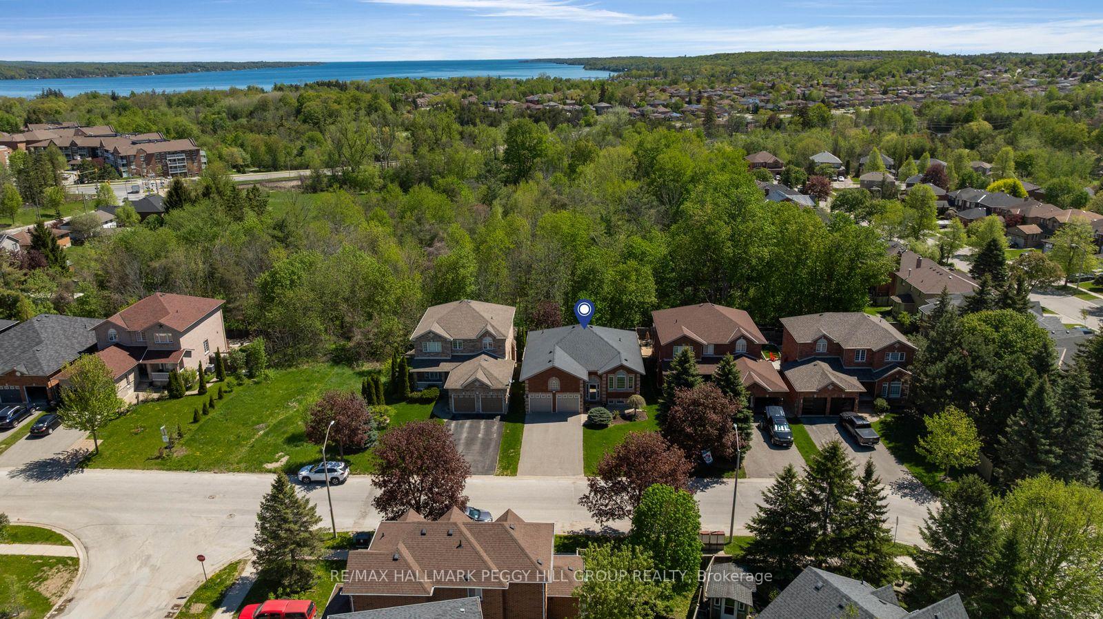 Photo 2 of 61 Maclaren Avenue, Barrie, Painswick North — HOMEH