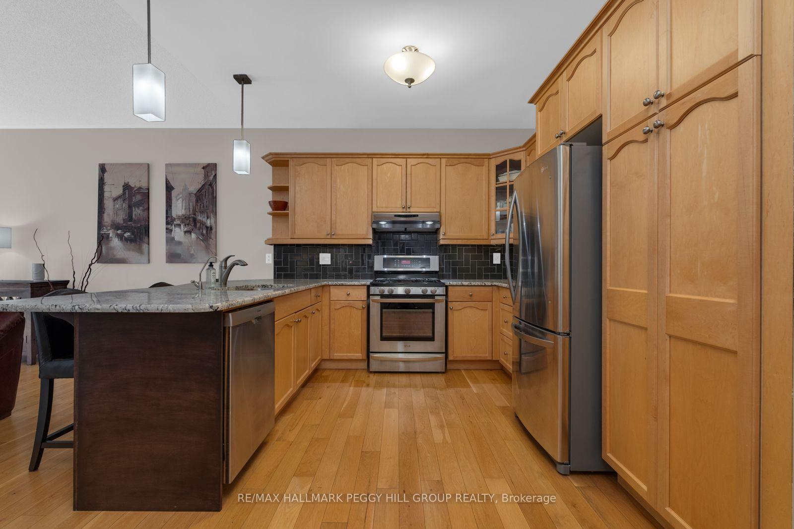 Photo 4 of 61 Maclaren Avenue, Barrie, Painswick North — HOMEH