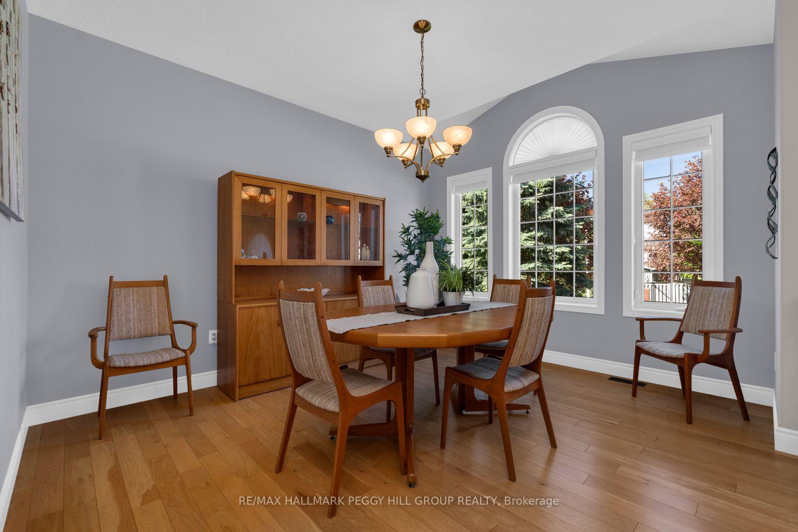Photo 6 of 61 Maclaren Avenue, Barrie, Painswick North — HOMEH