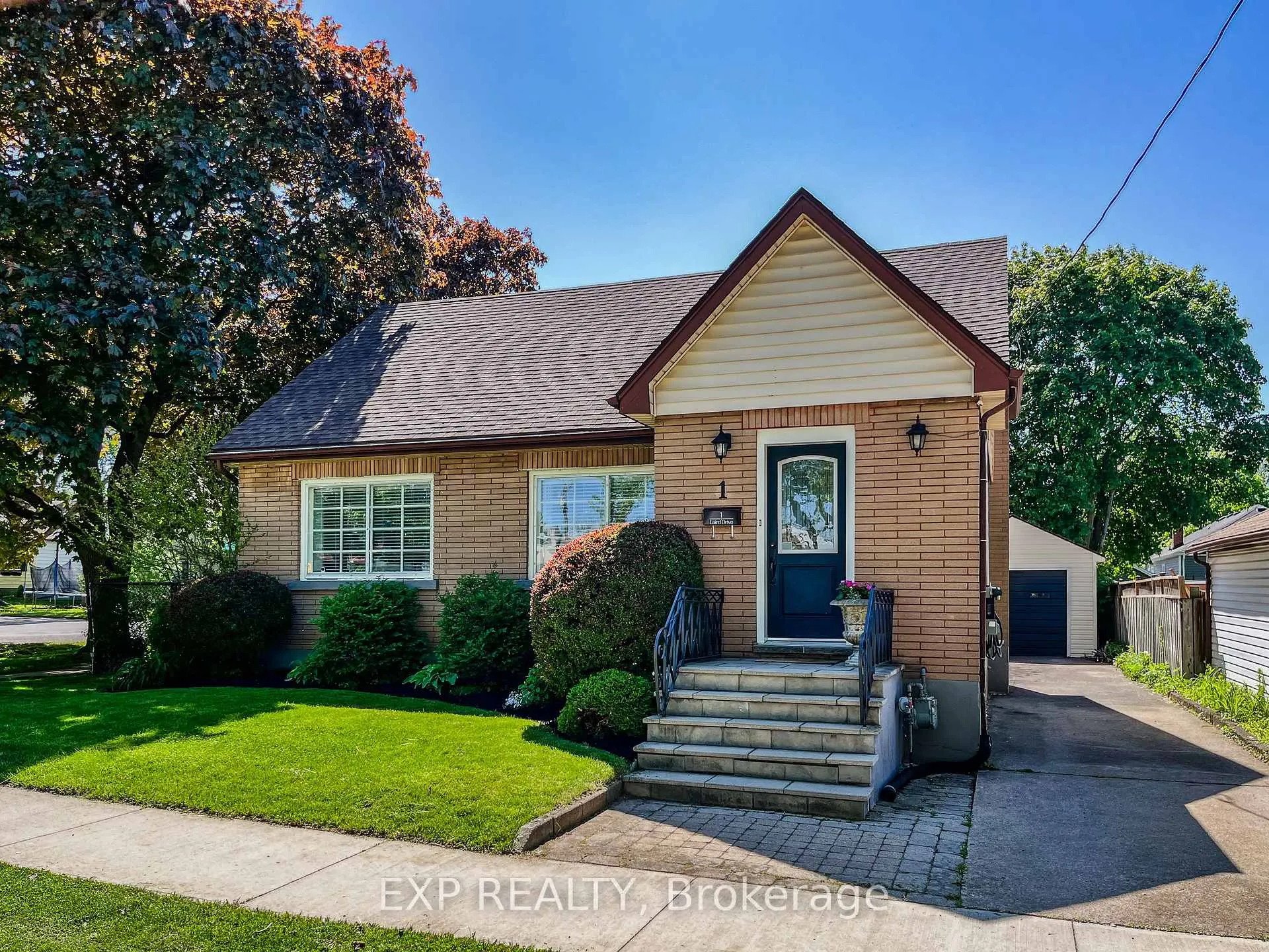 Photo 1 of 1 Laird Drive, St. Catharines, E. Chester — HOMEH