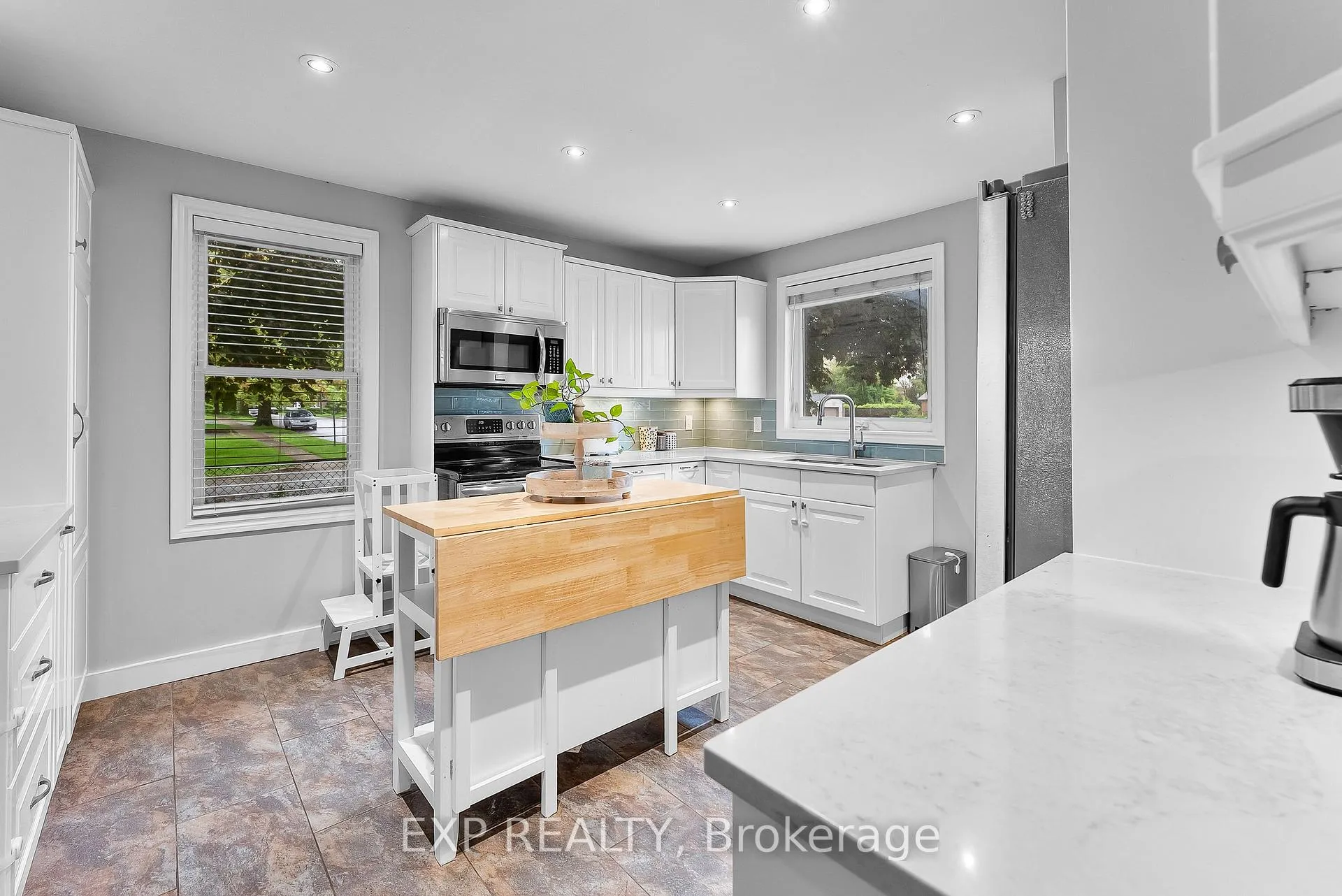 Photo 10 of 1 Laird Drive, St. Catharines, E. Chester — HOMEH