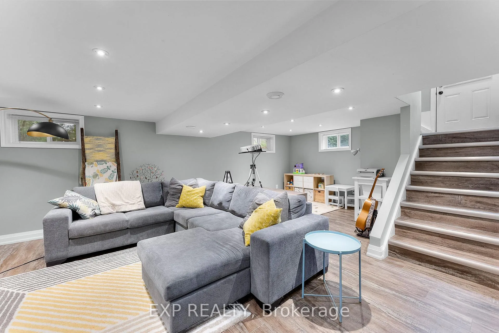 Photo 22 of 1 Laird Drive, St. Catharines, E. Chester — HOMEH
