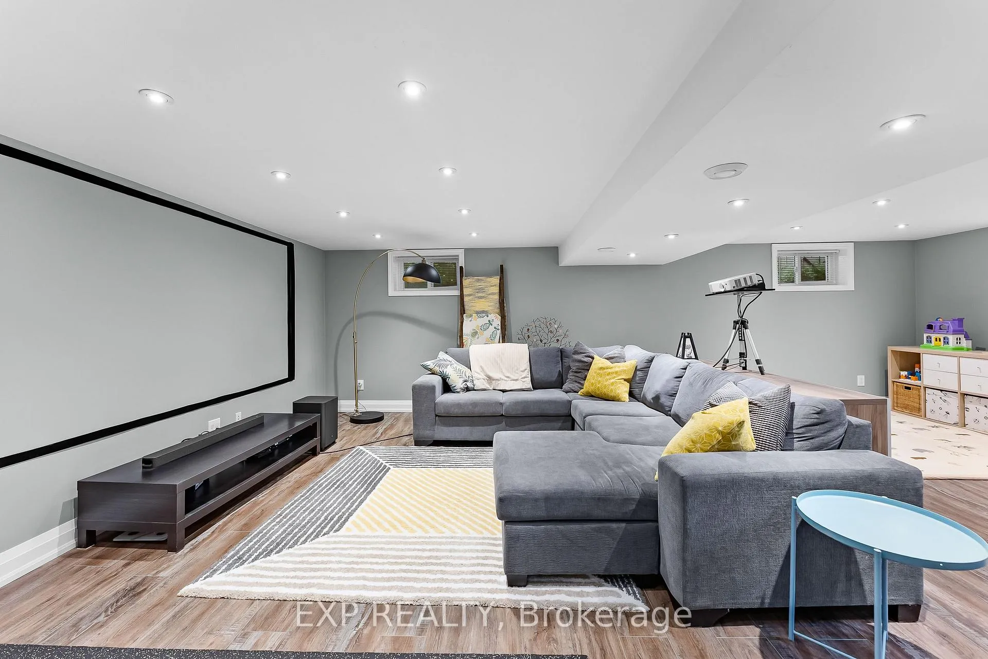 Photo 24 of 1 Laird Drive, St. Catharines, E. Chester — HOMEH