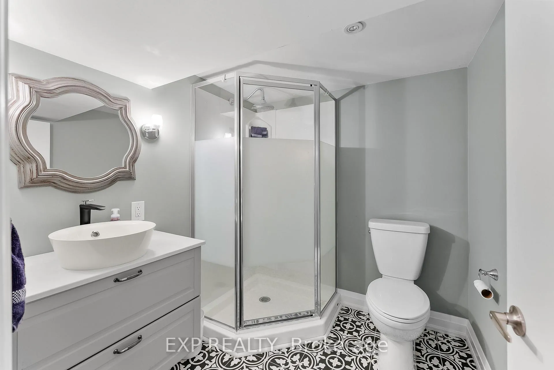 Photo 28 of 1 Laird Drive, St. Catharines, E. Chester — HOMEH