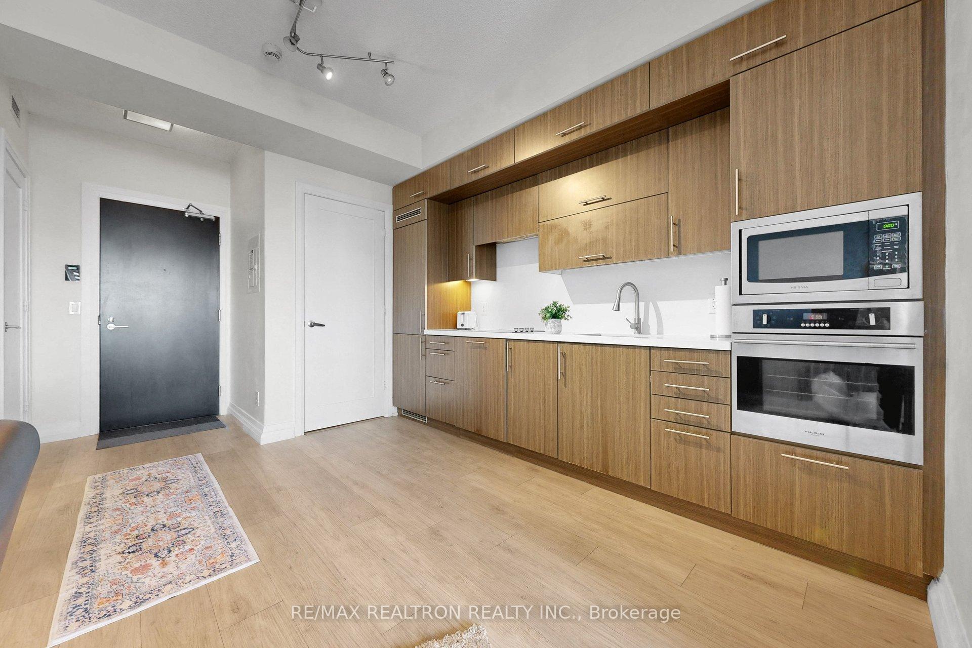Photo 6 of Unit 3103, 2 Anndale Drive, North York, Willowdale East — HOMEH