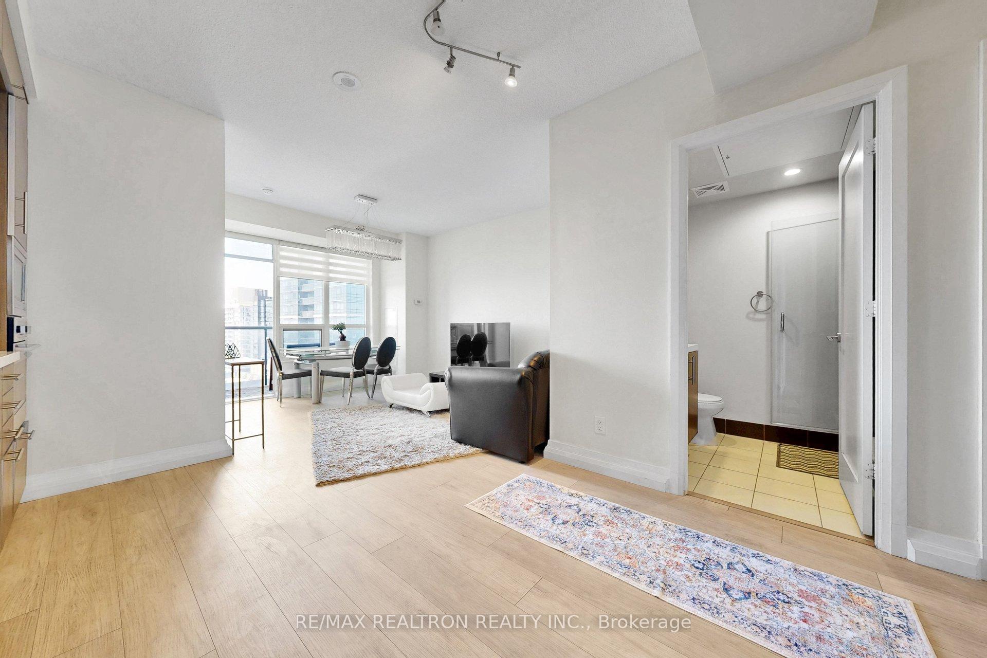 Photo 10 of Unit 3103, 2 Anndale Drive, North York, Willowdale East — HOMEH