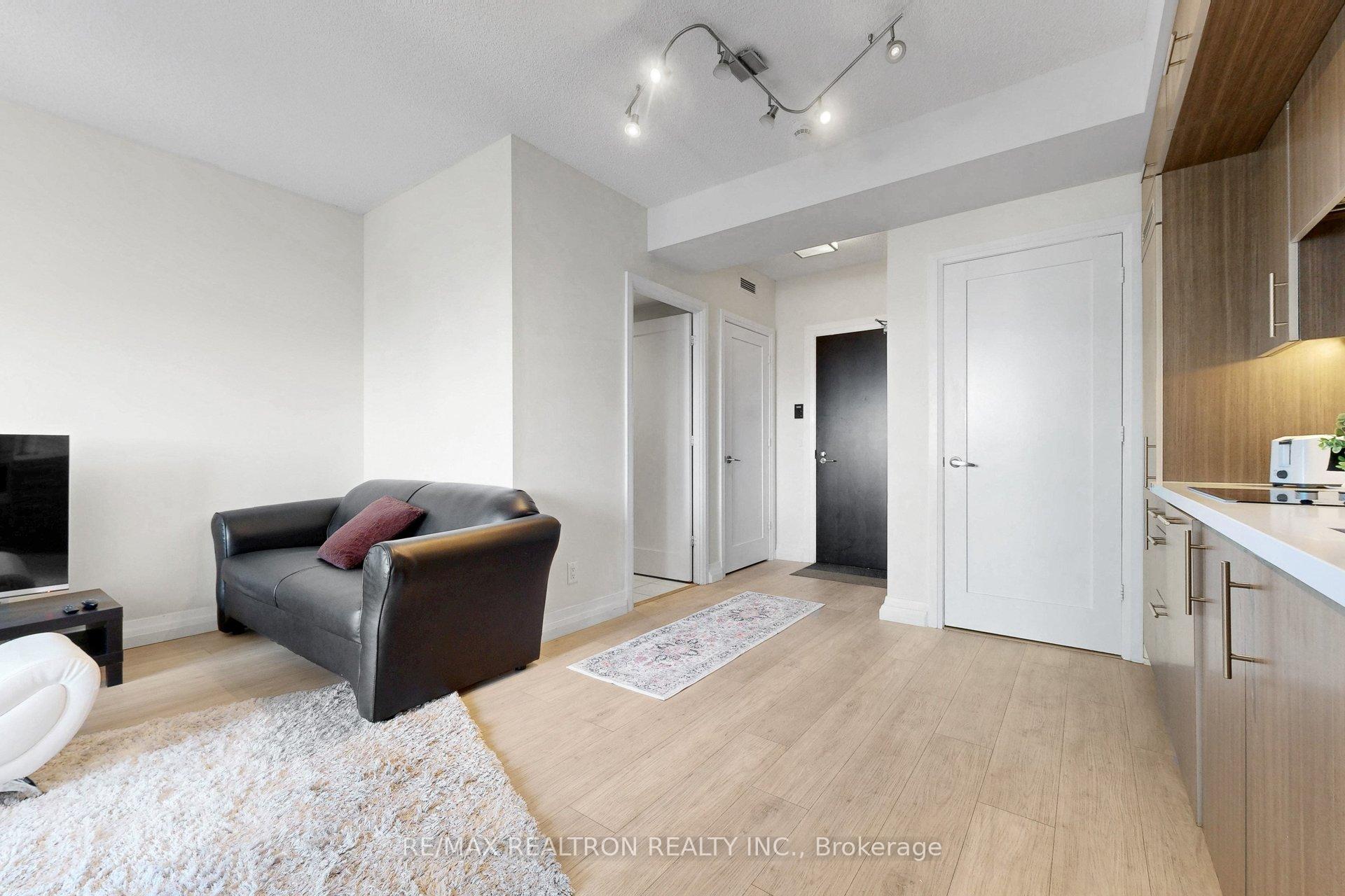 Photo 11 of Unit 3103, 2 Anndale Drive, North York, Willowdale East — HOMEH