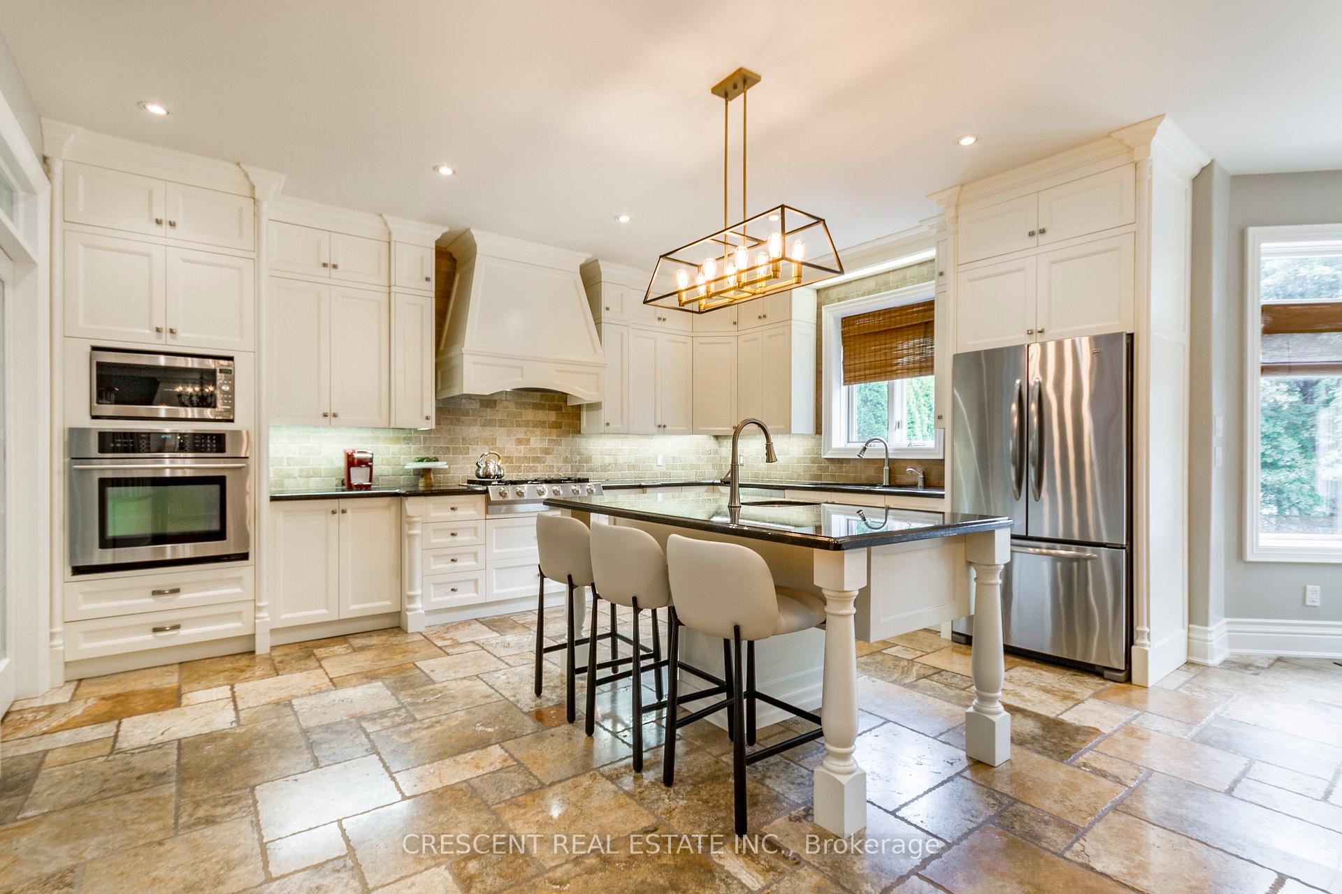 Photo 13 of 17 Agar Crescent, Etobicoke, Islington-City Centre West — HOMEH