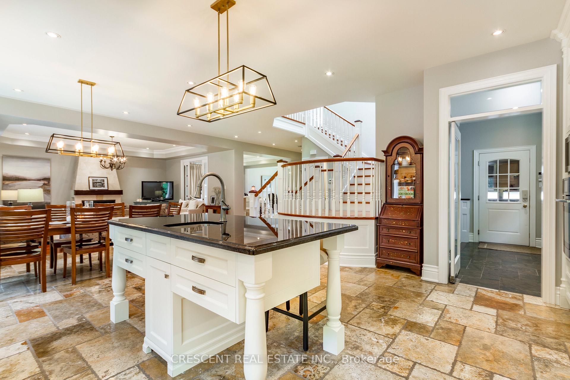 Photo 15 of 17 Agar Crescent, Etobicoke, Islington-City Centre West — HOMEH