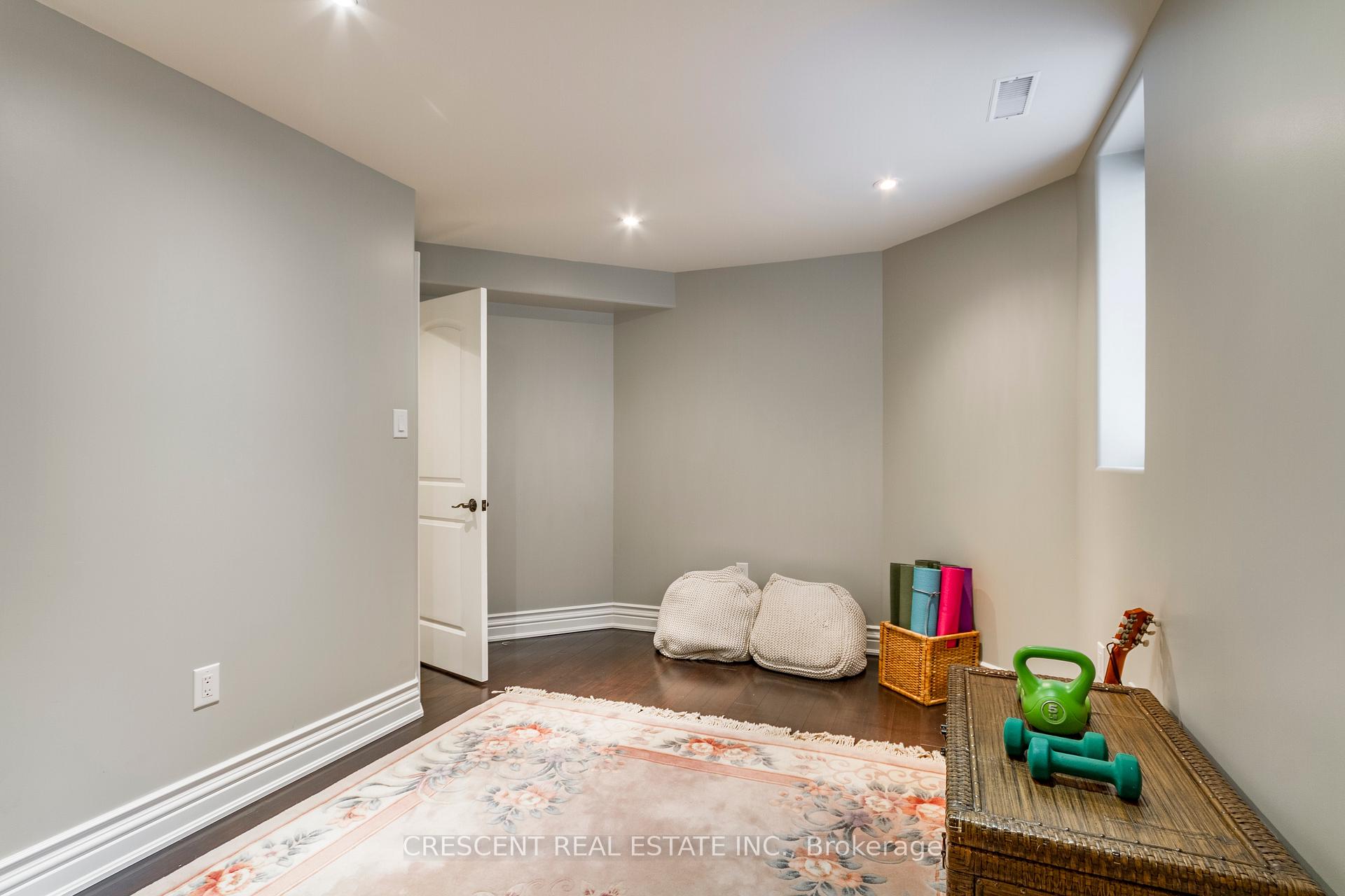 Photo 44 of 17 Agar Crescent, Etobicoke, Islington-City Centre West — HOMEH