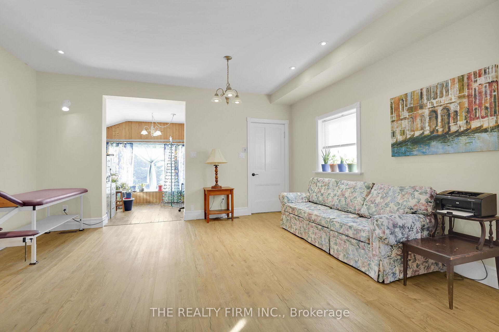 Photo 17 of 924 Princess Avenue, London, East G — HOMEH