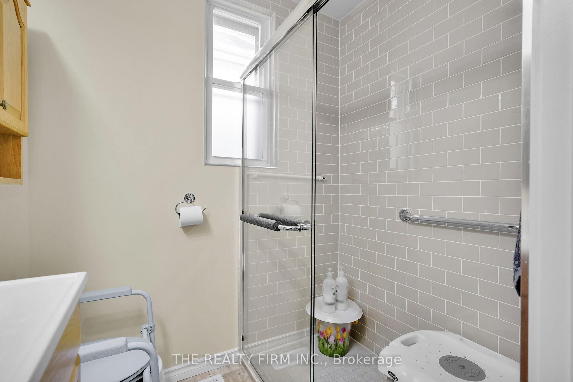 Photo 23 of 924 Princess Avenue, London, East G — HOMEH