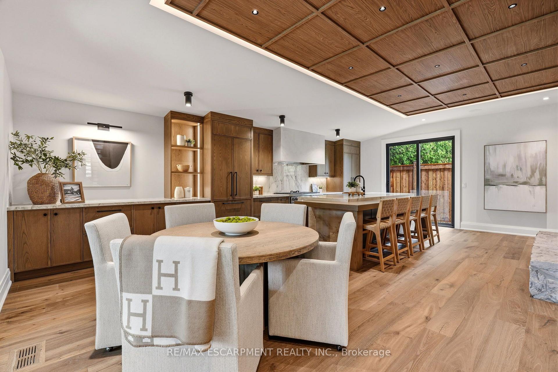 Photo 5 of 727 King Road, Burlington, LaSalle — HOMEH