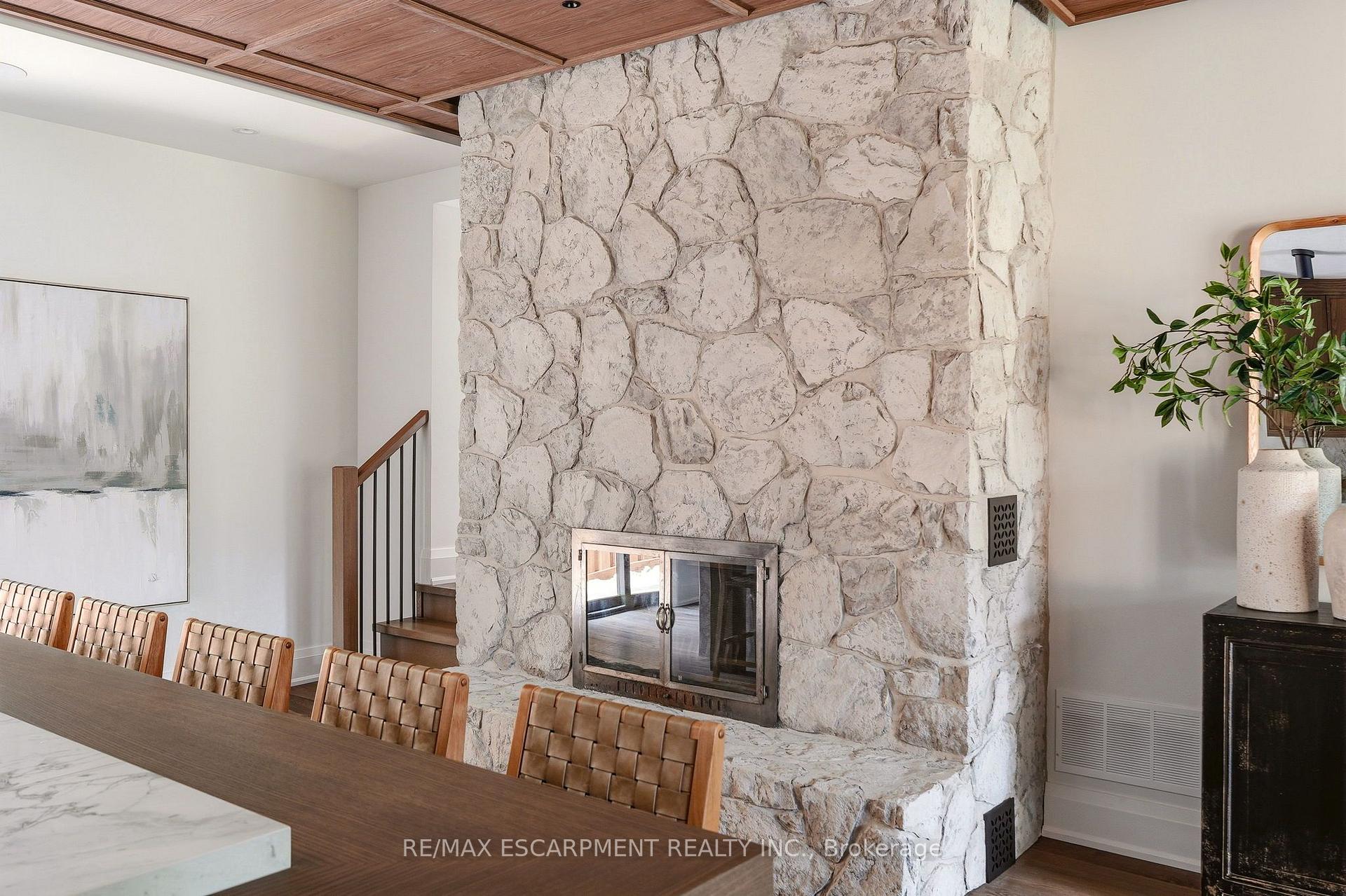 Photo 7 of 727 King Road, Burlington, LaSalle — HOMEH