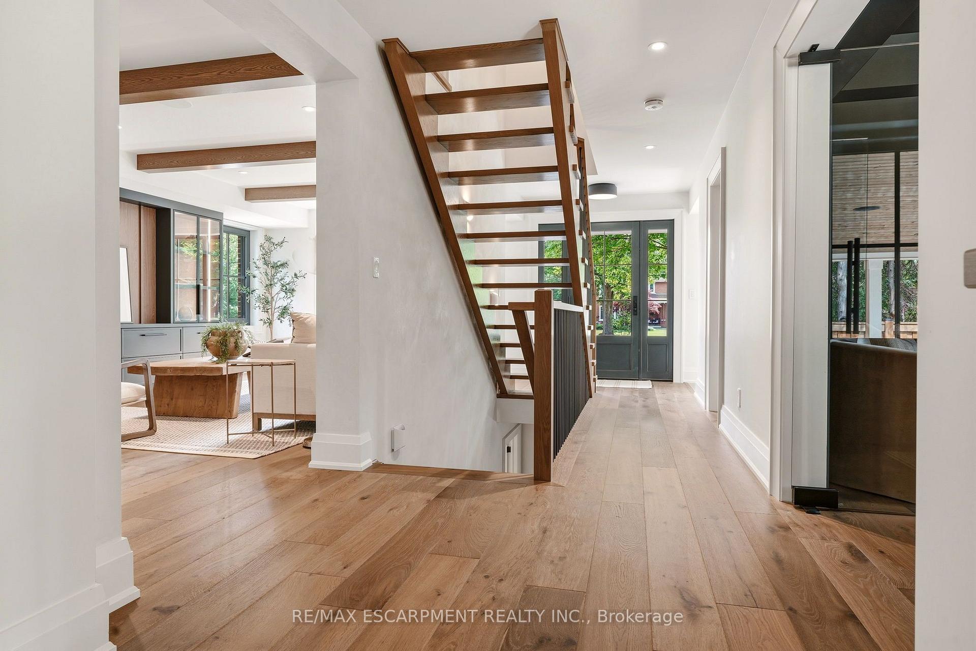 Photo 11 of 727 King Road, Burlington, LaSalle — HOMEH