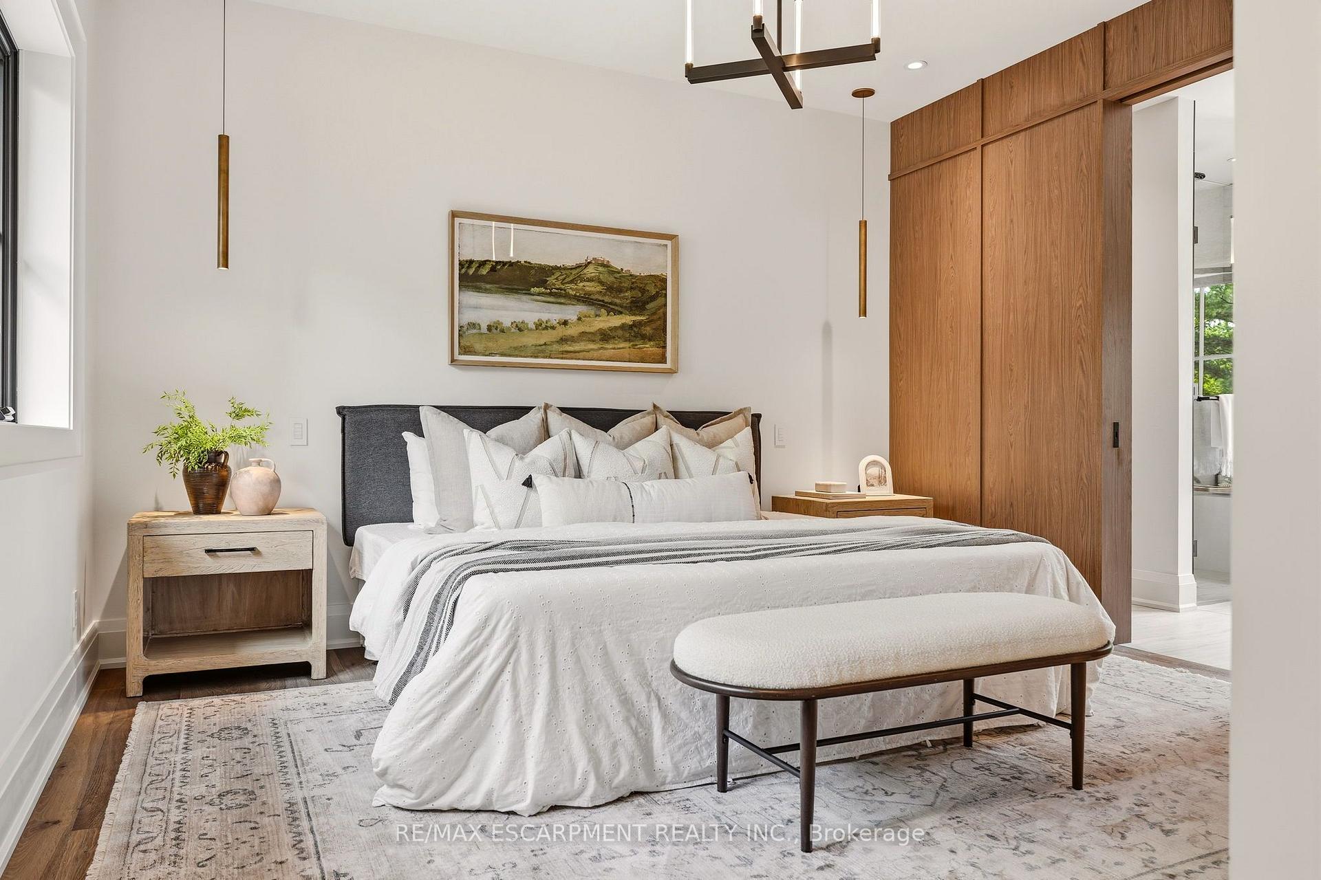 Photo 12 of 727 King Road, Burlington, LaSalle — HOMEH