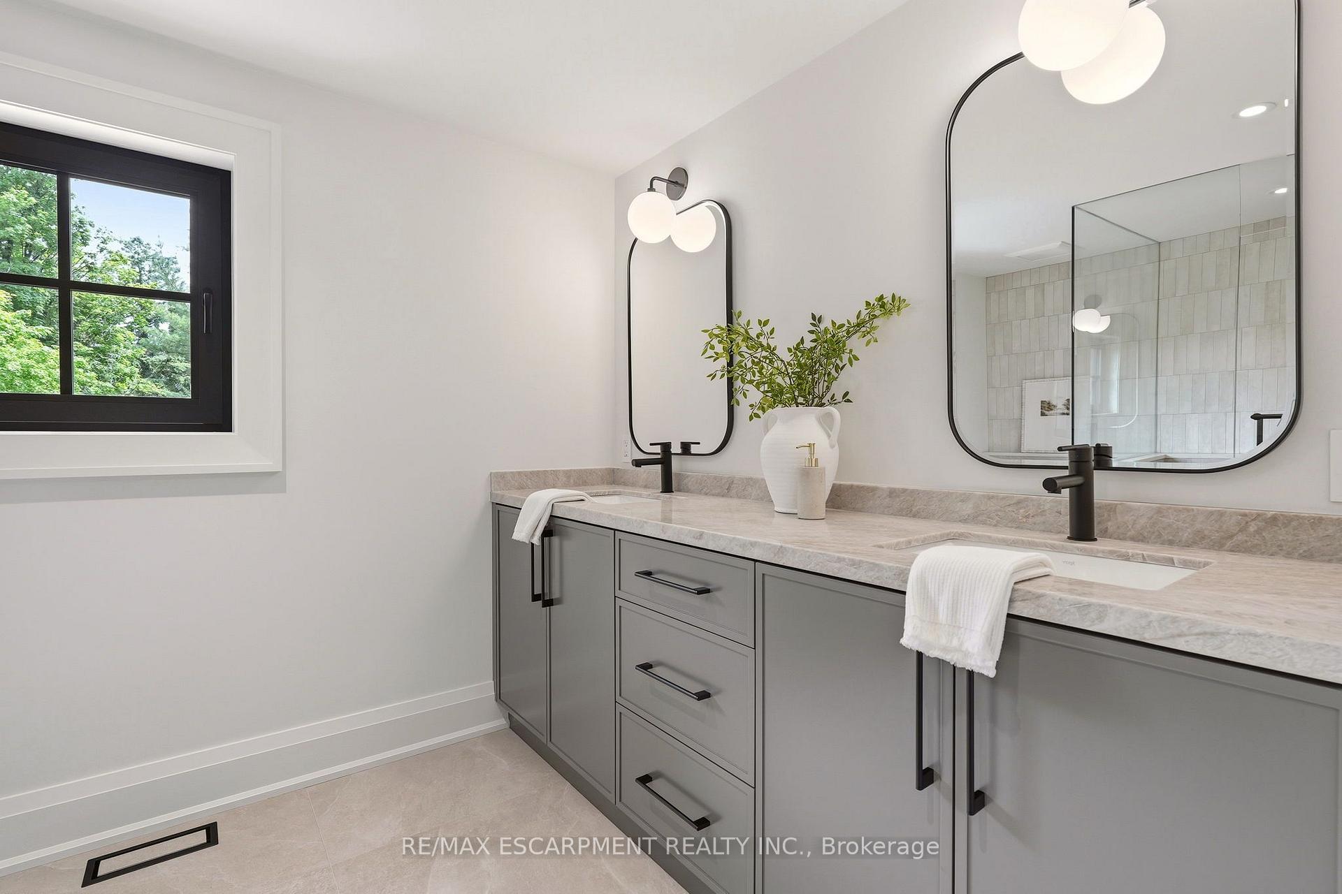 Photo 17 of 727 King Road, Burlington, LaSalle — HOMEH