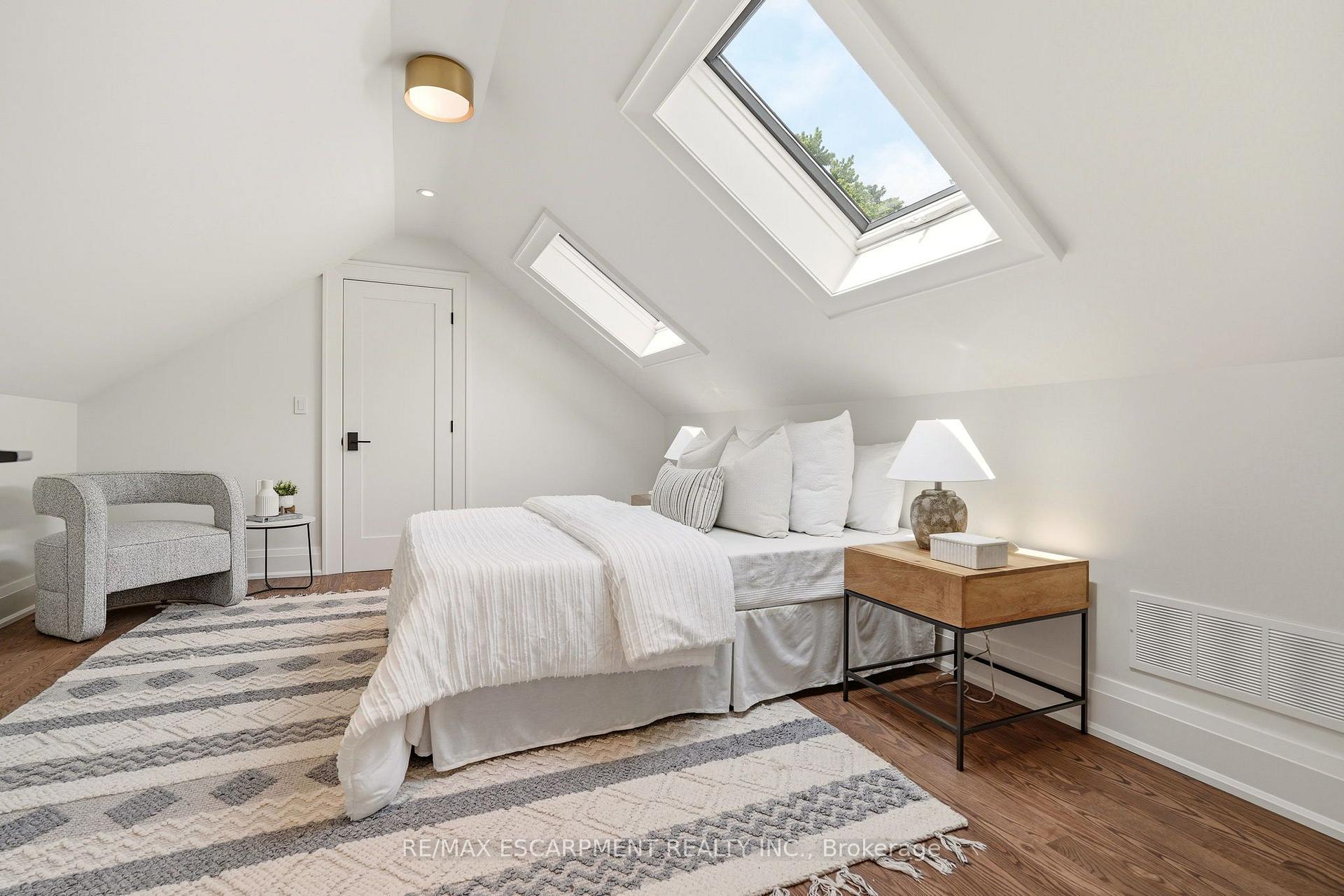 Photo 20 of 727 King Road, Burlington, LaSalle — HOMEH