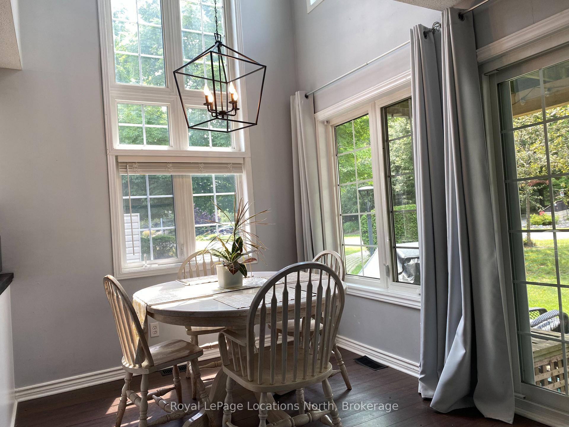 Photo 5 of Unit 10, 146 Settlers Way, Blue Mountains — HOMEH